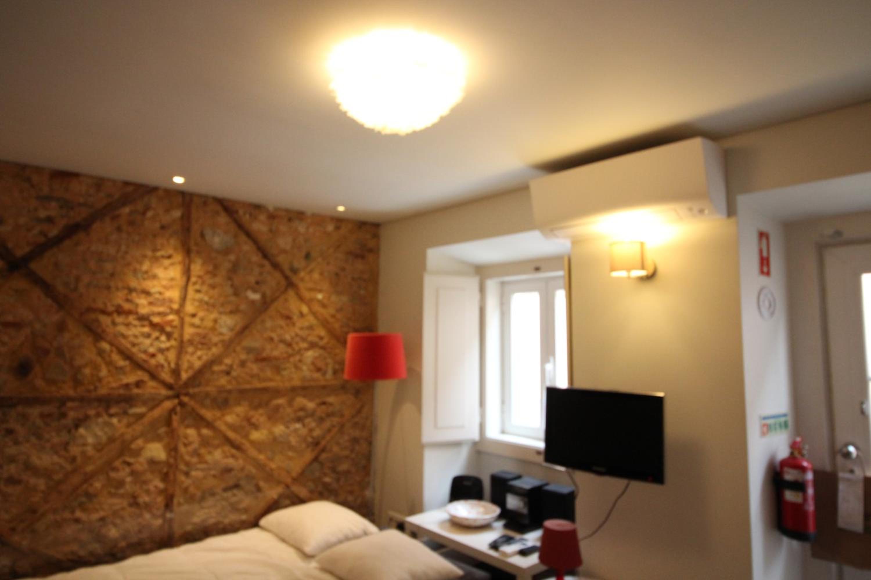 One-Bedroom Apartment - Photo 17