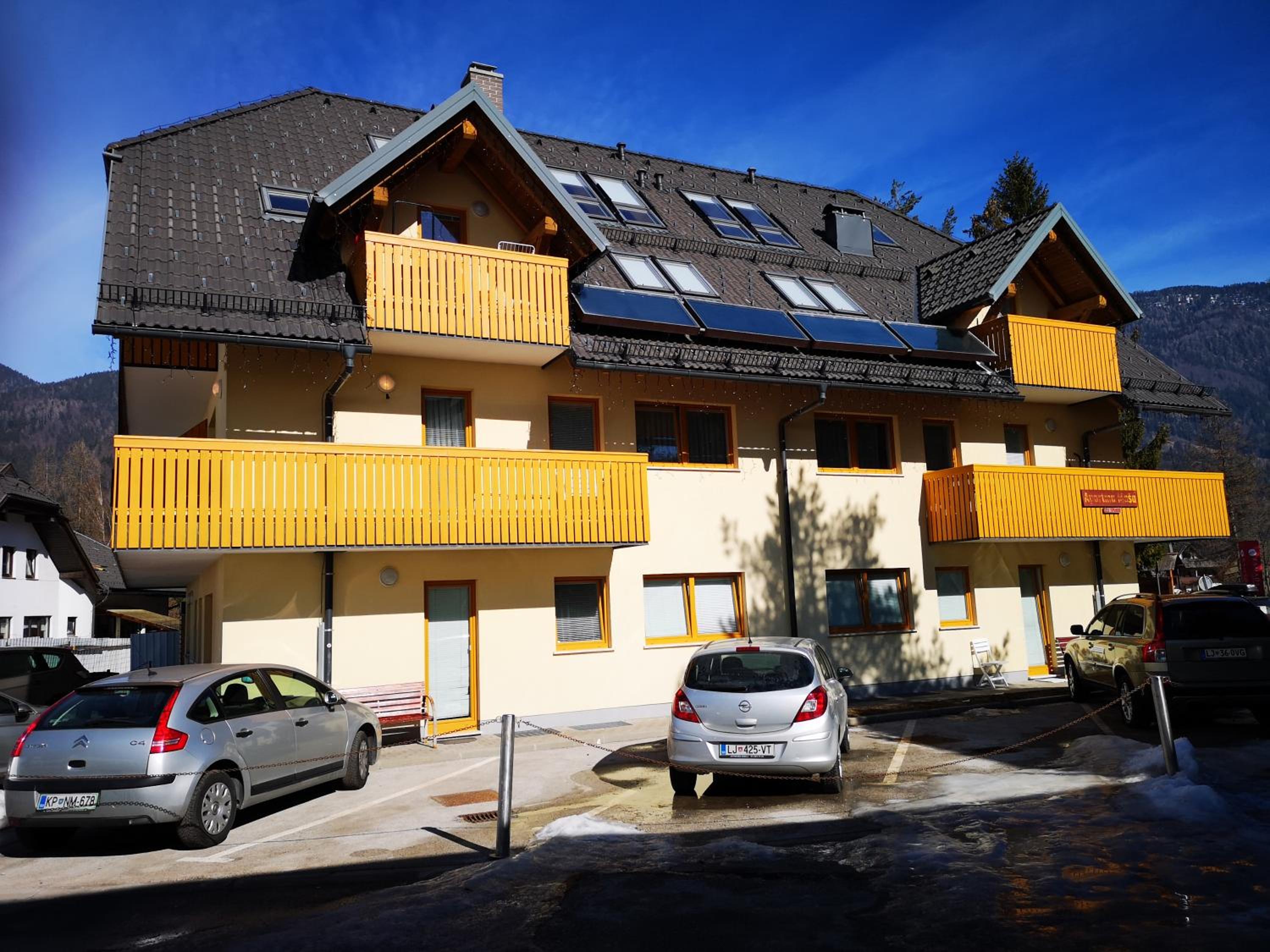 Apartment with Mountain View photo 3