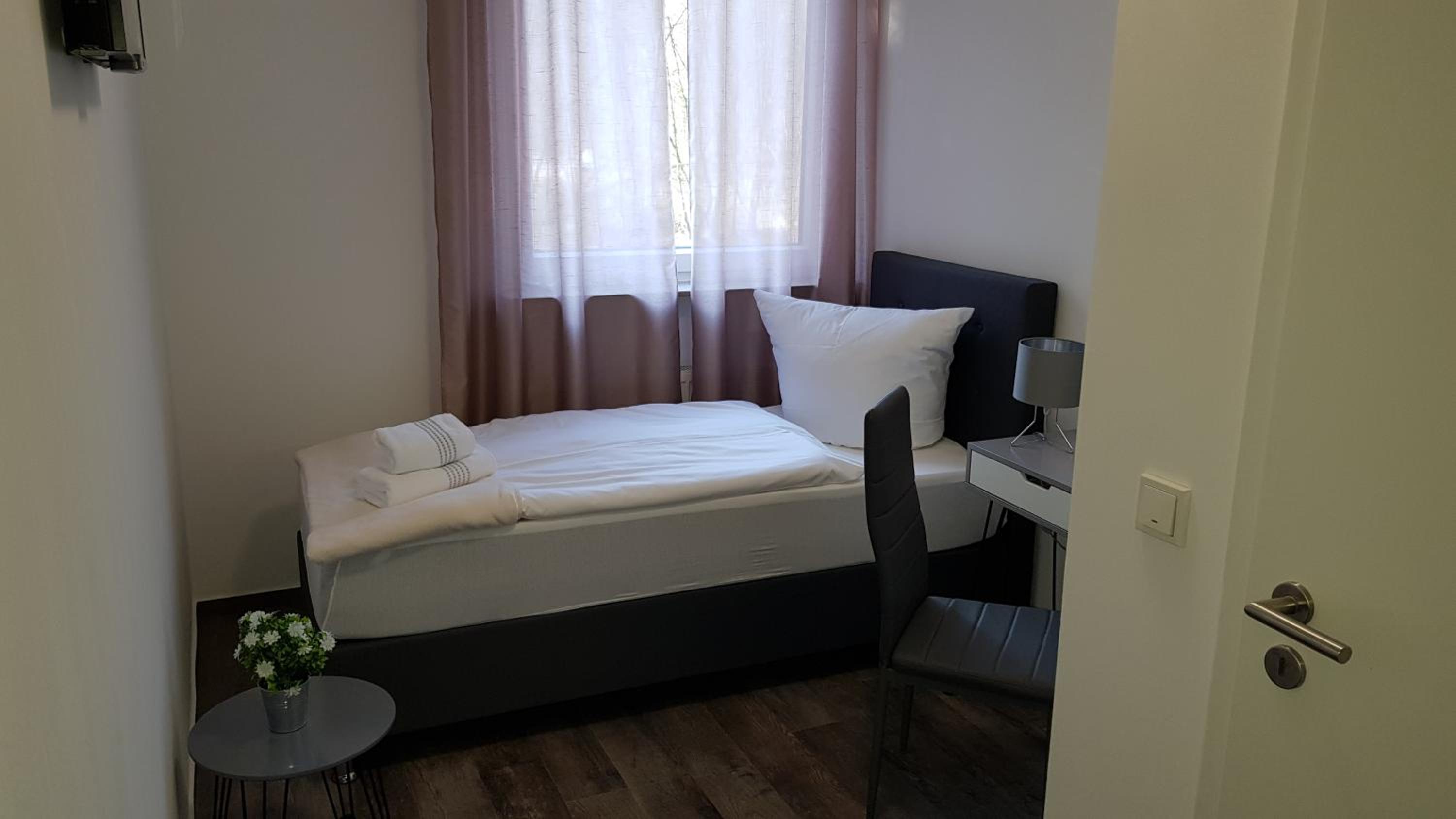 Standard Double Room photo 2