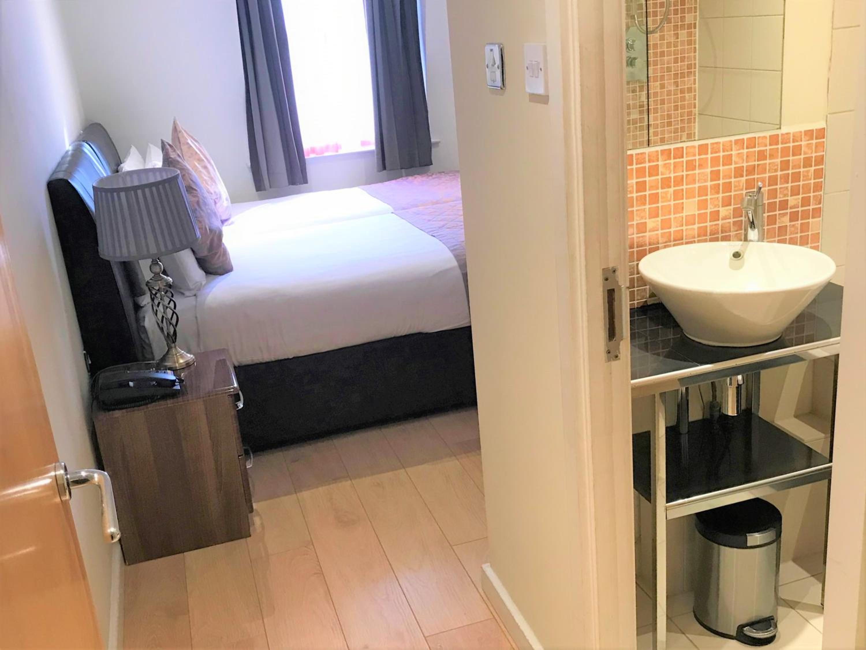 Two-Bedroom Apartment (6 Adults) photo 1