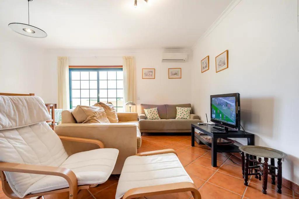 Three-Bedroom Apartment photo 1