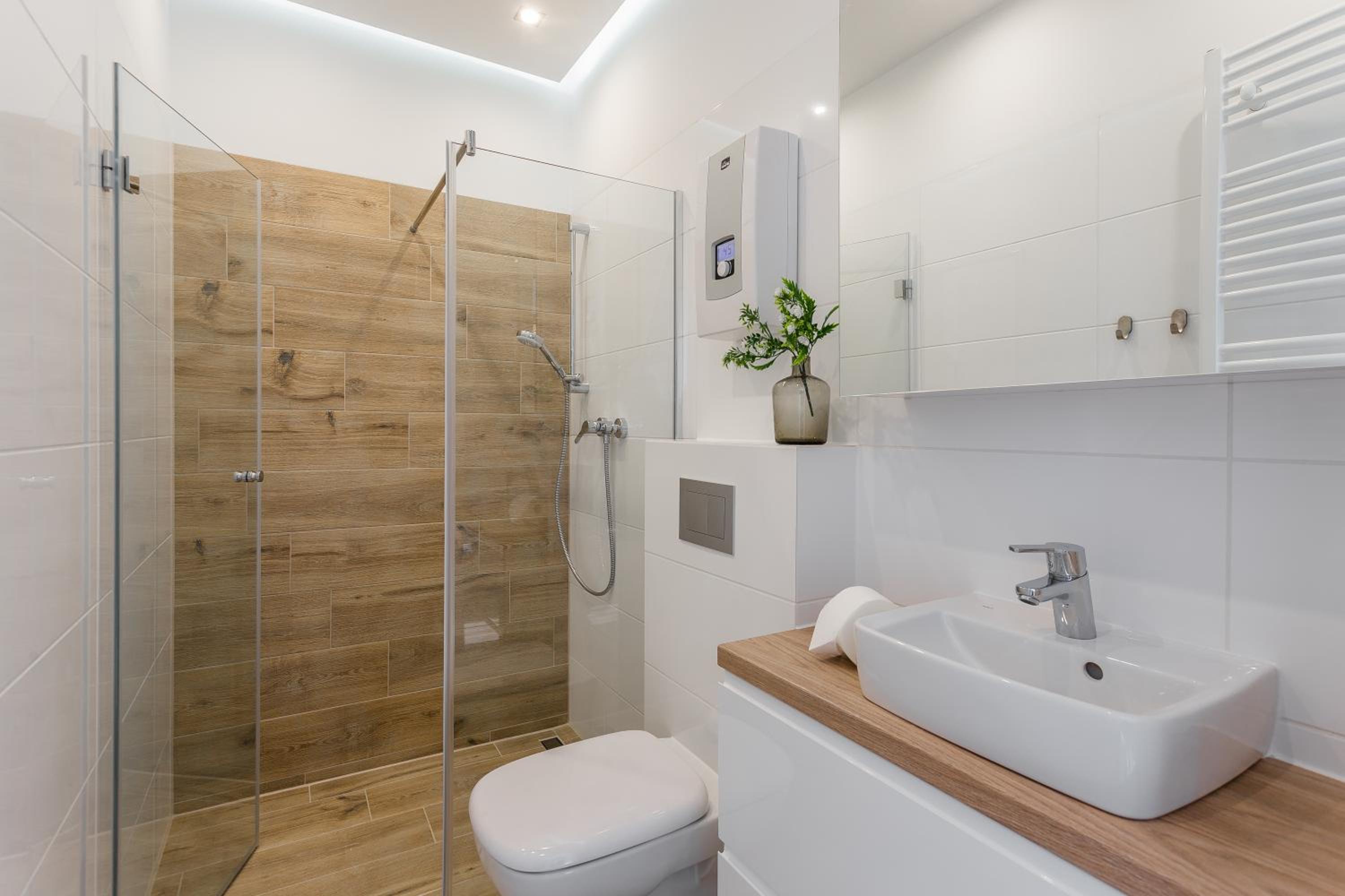 Three-Bedroom Apartment - Photo 4
