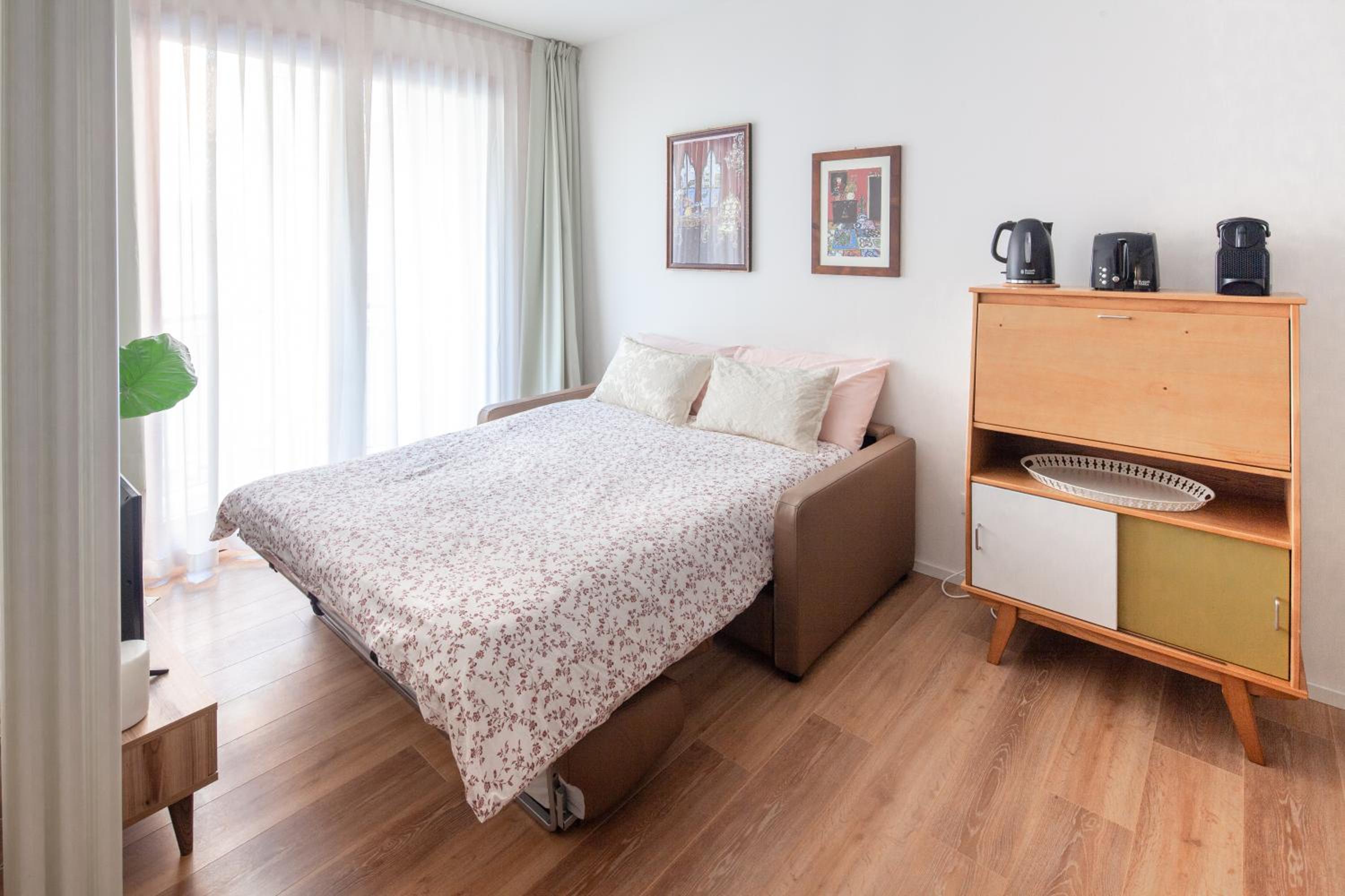 One-Bedroom Apartment - Photo 10