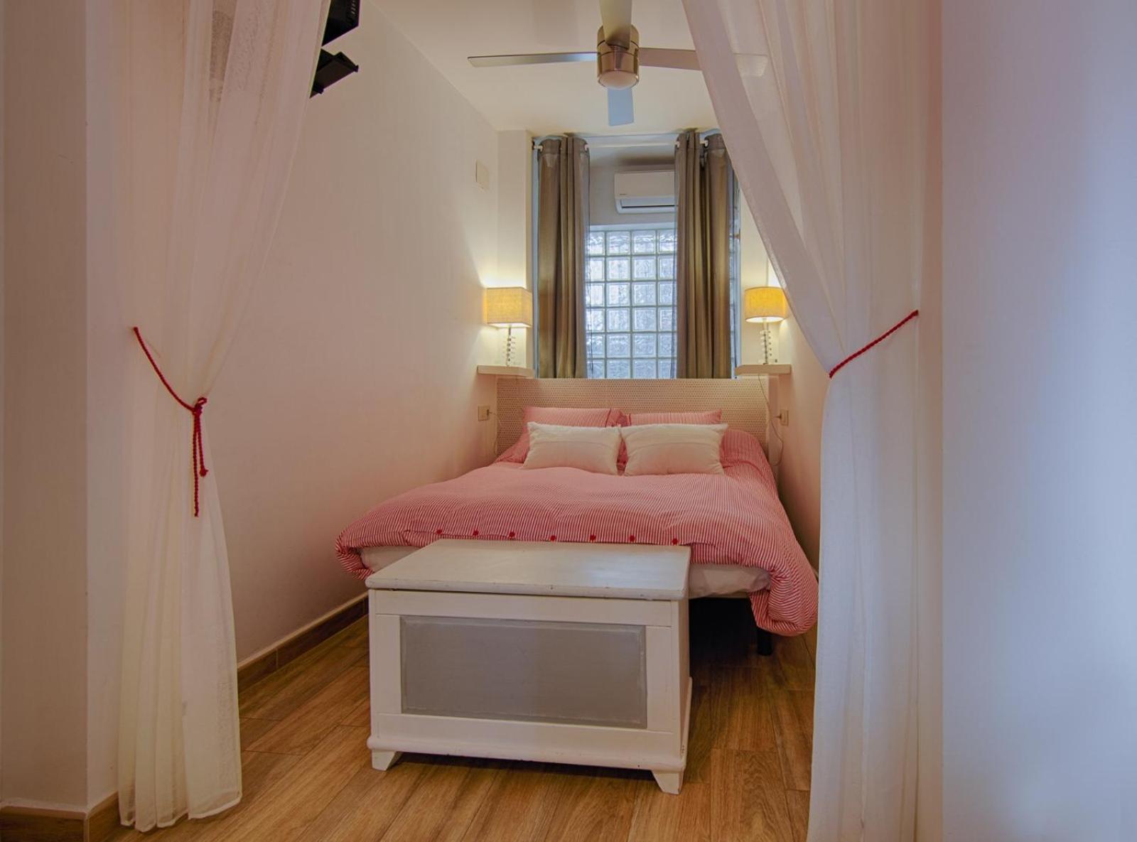 One-Bedroom House photo 3