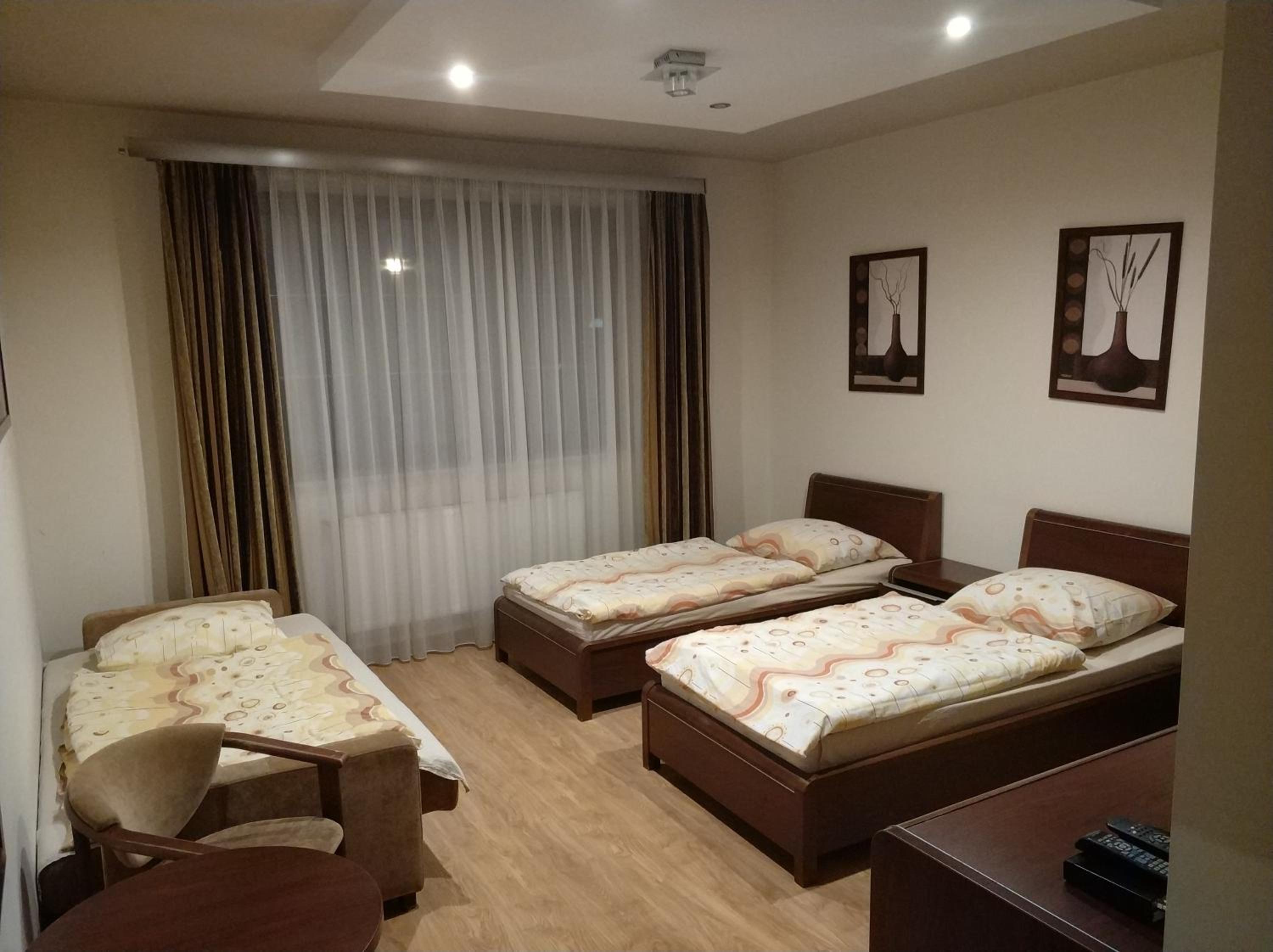 Triple Room with Private Bathroom - Photo 1