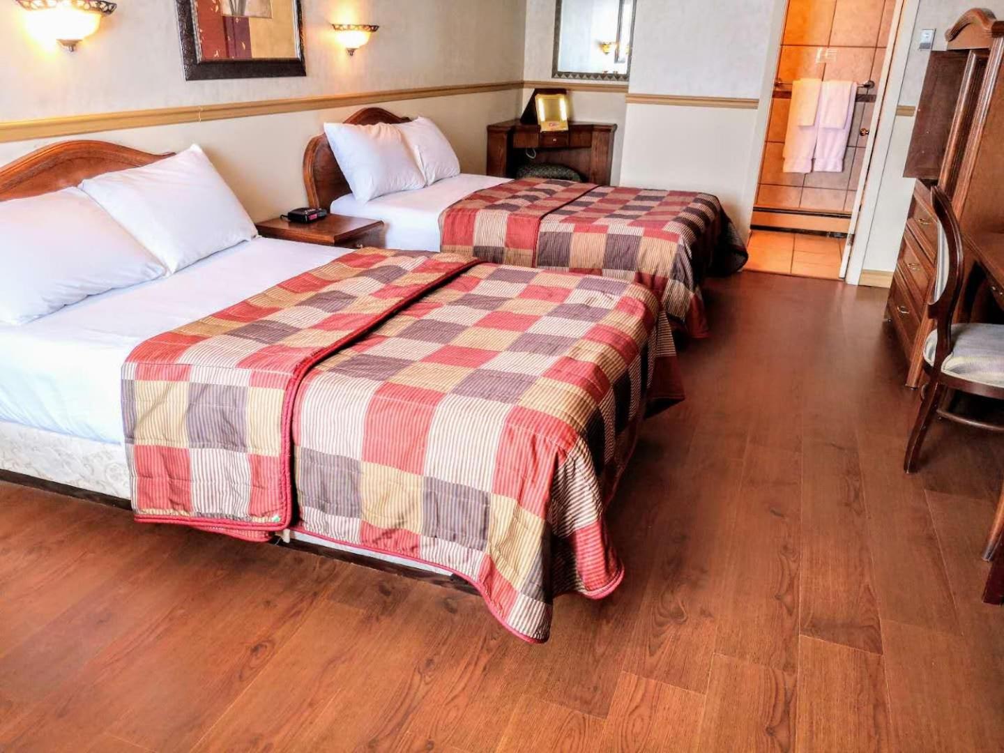 Double Room with Two Double Beds photo 1