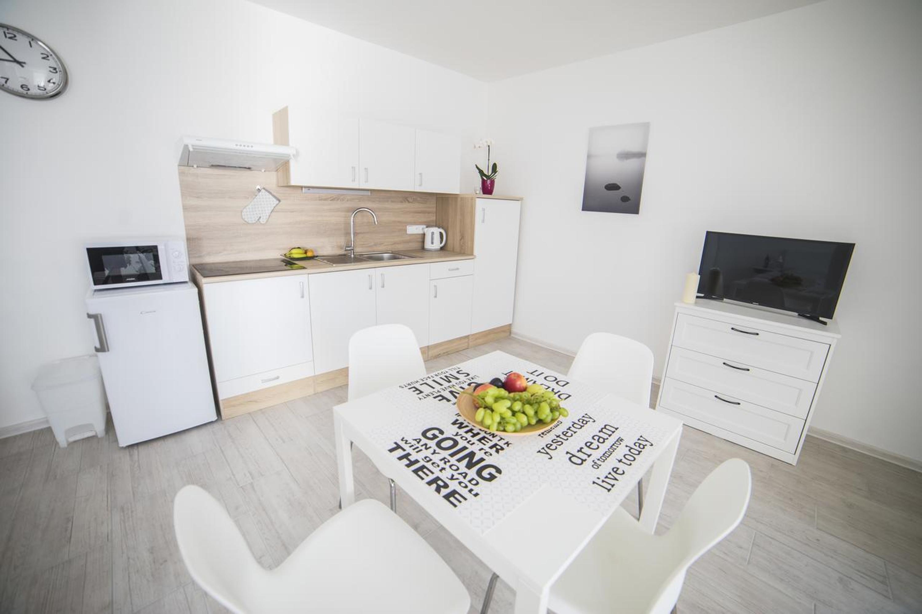 Apartment photo 3