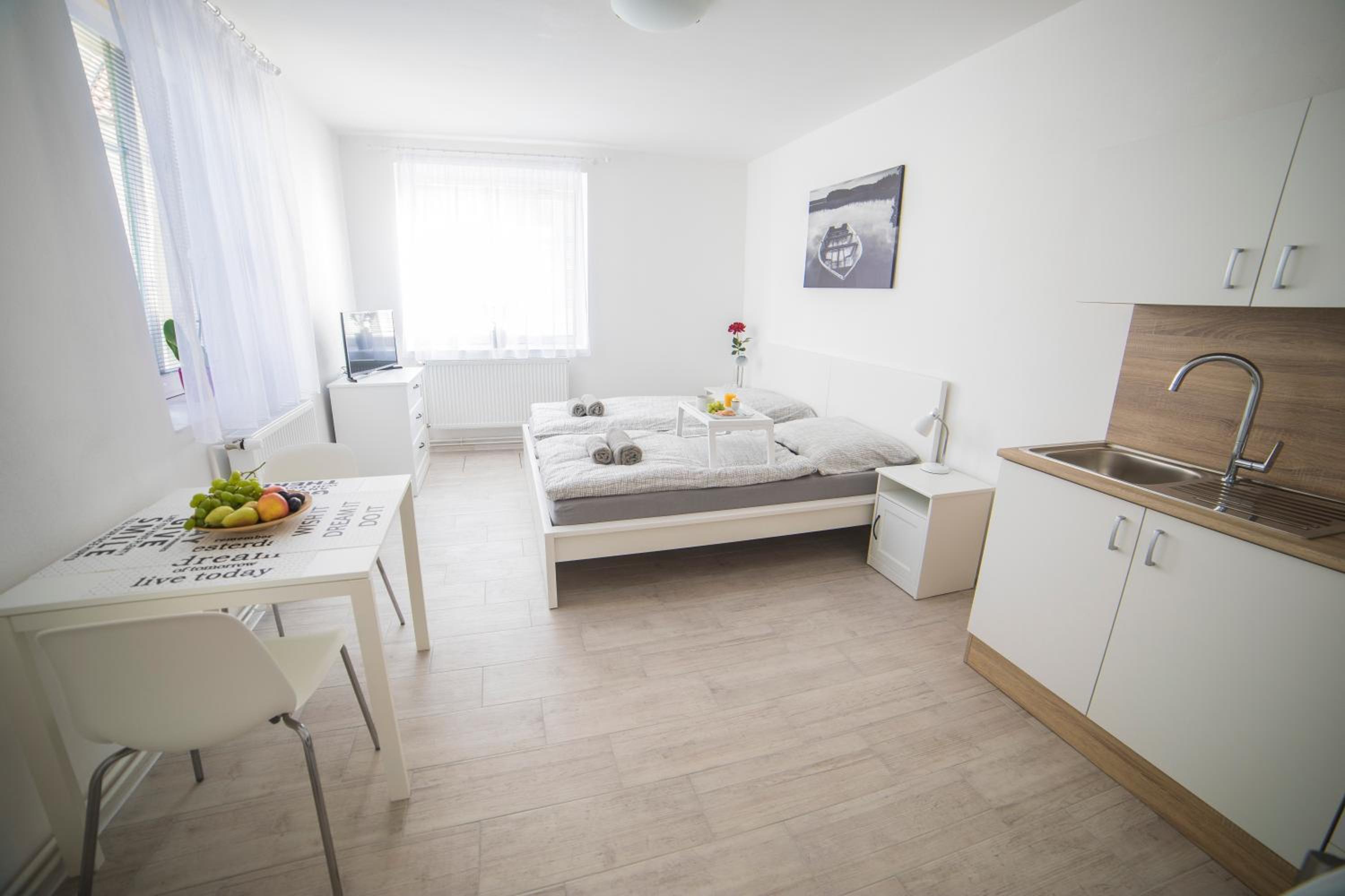 Apartment - Ground Floor photo 2