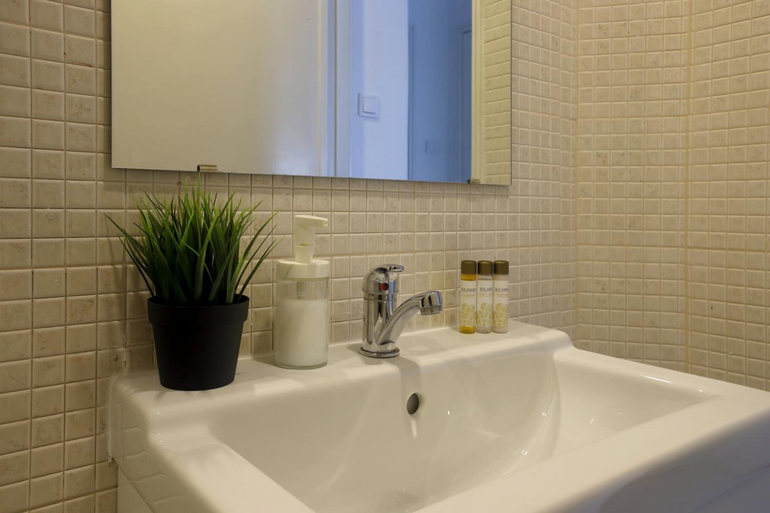 Apartment - Photo 17