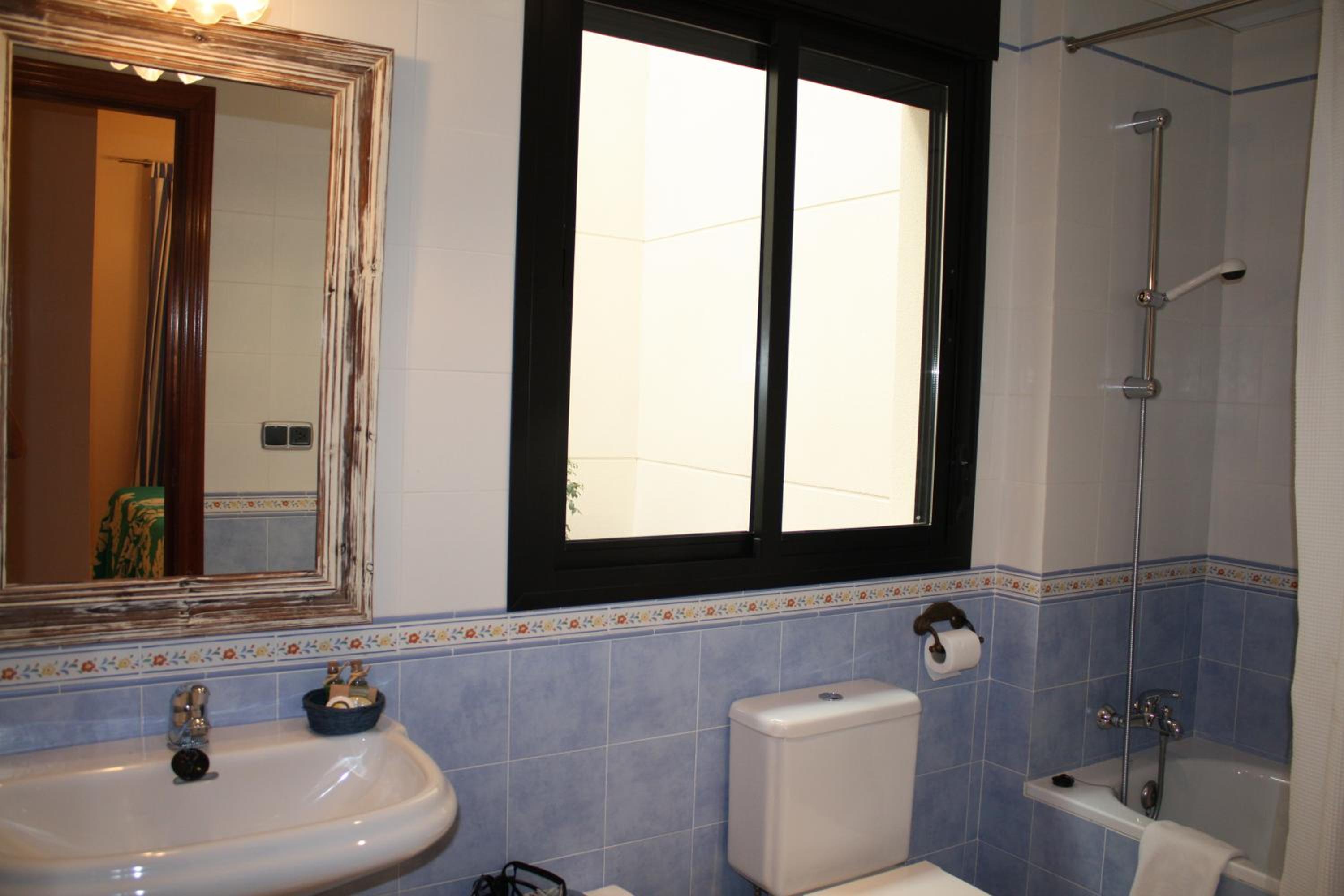 One-Bedroom Apartment - Photo 8