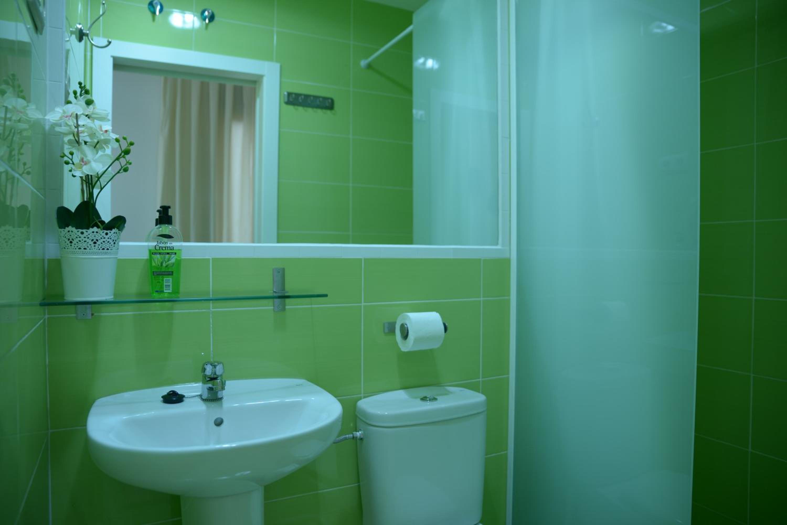 Triple Room with Private Bathroom photo 3