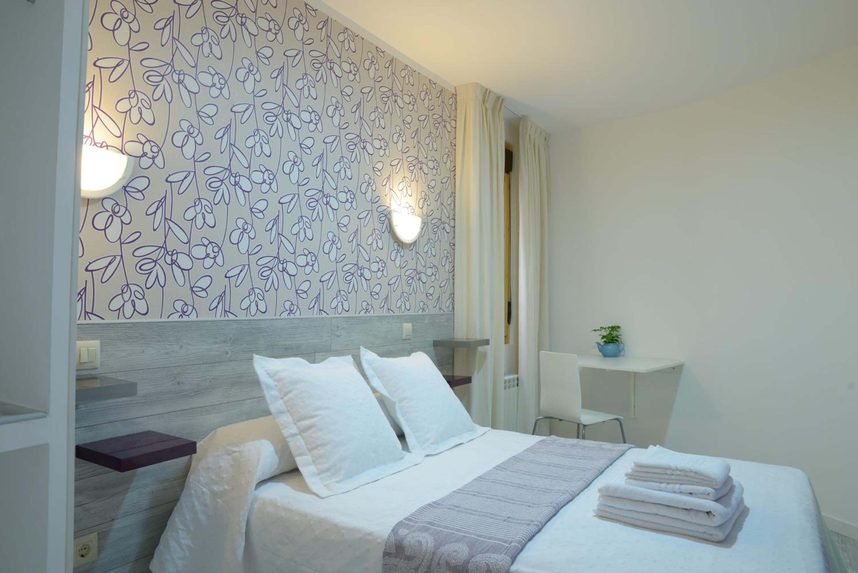 Triple Room with Private Bathroom photo 2