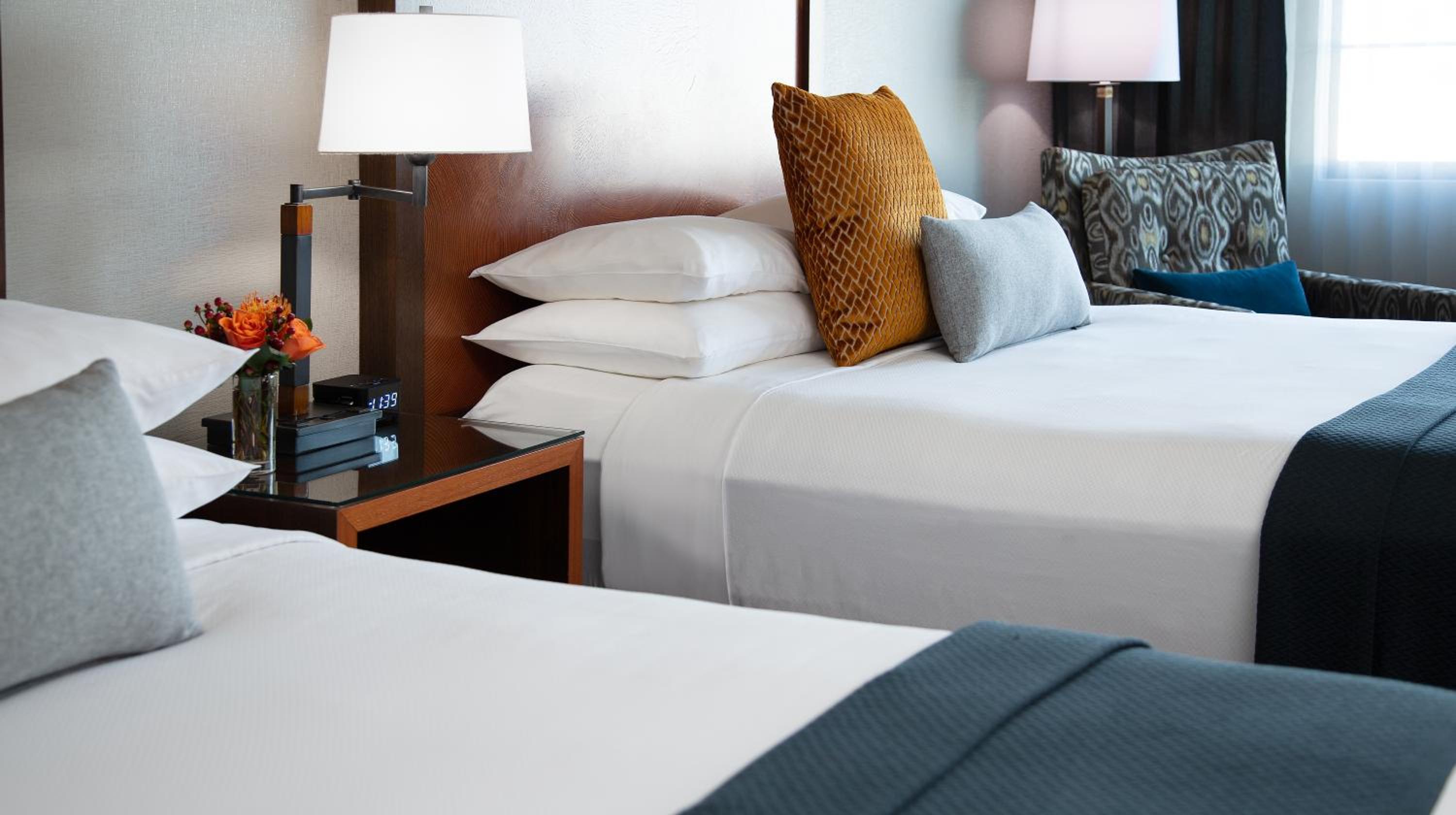 Deluxe Queen Room with Two Queen Beds - Photo 3