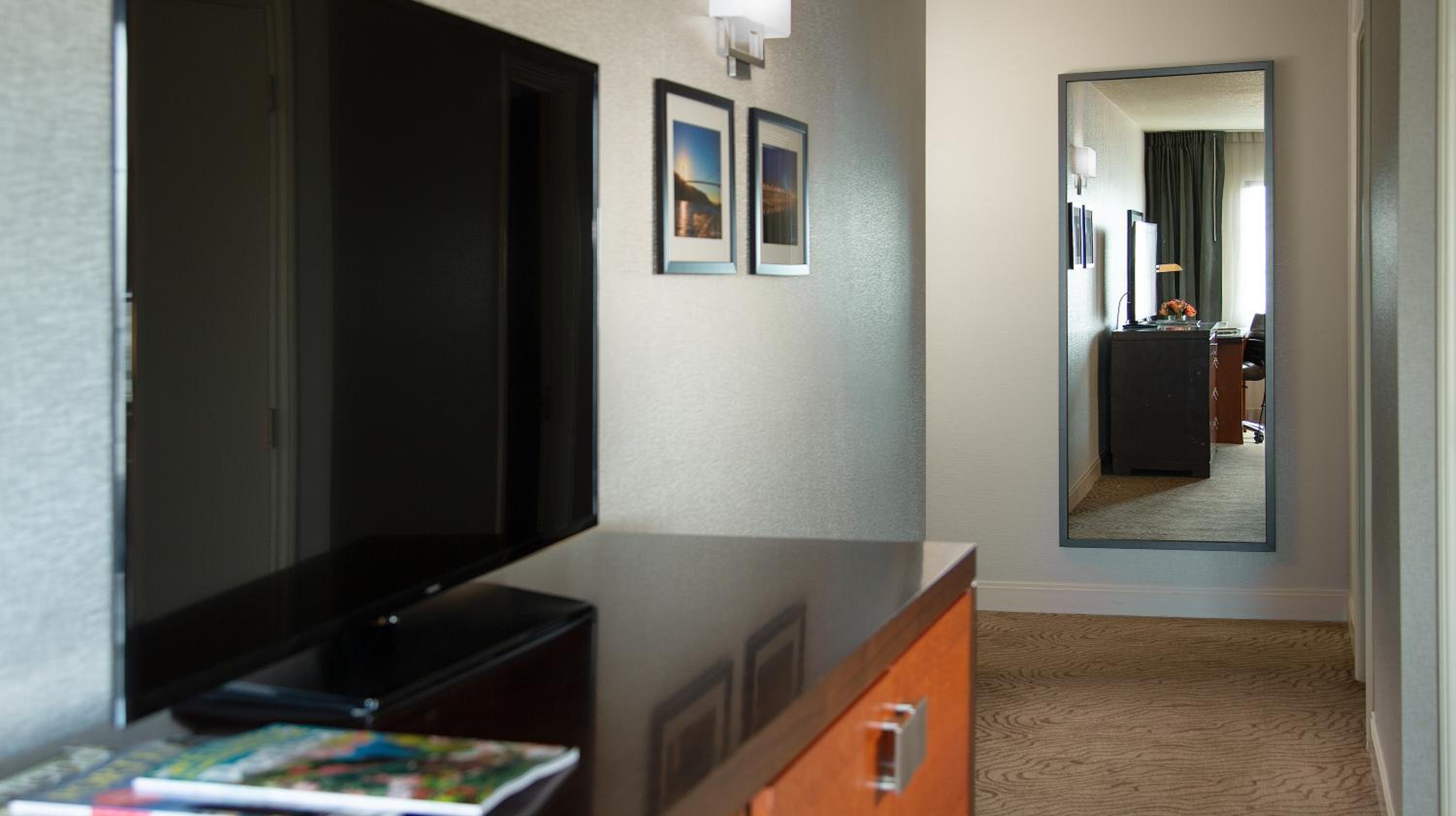 Executive King Room - Photo 9