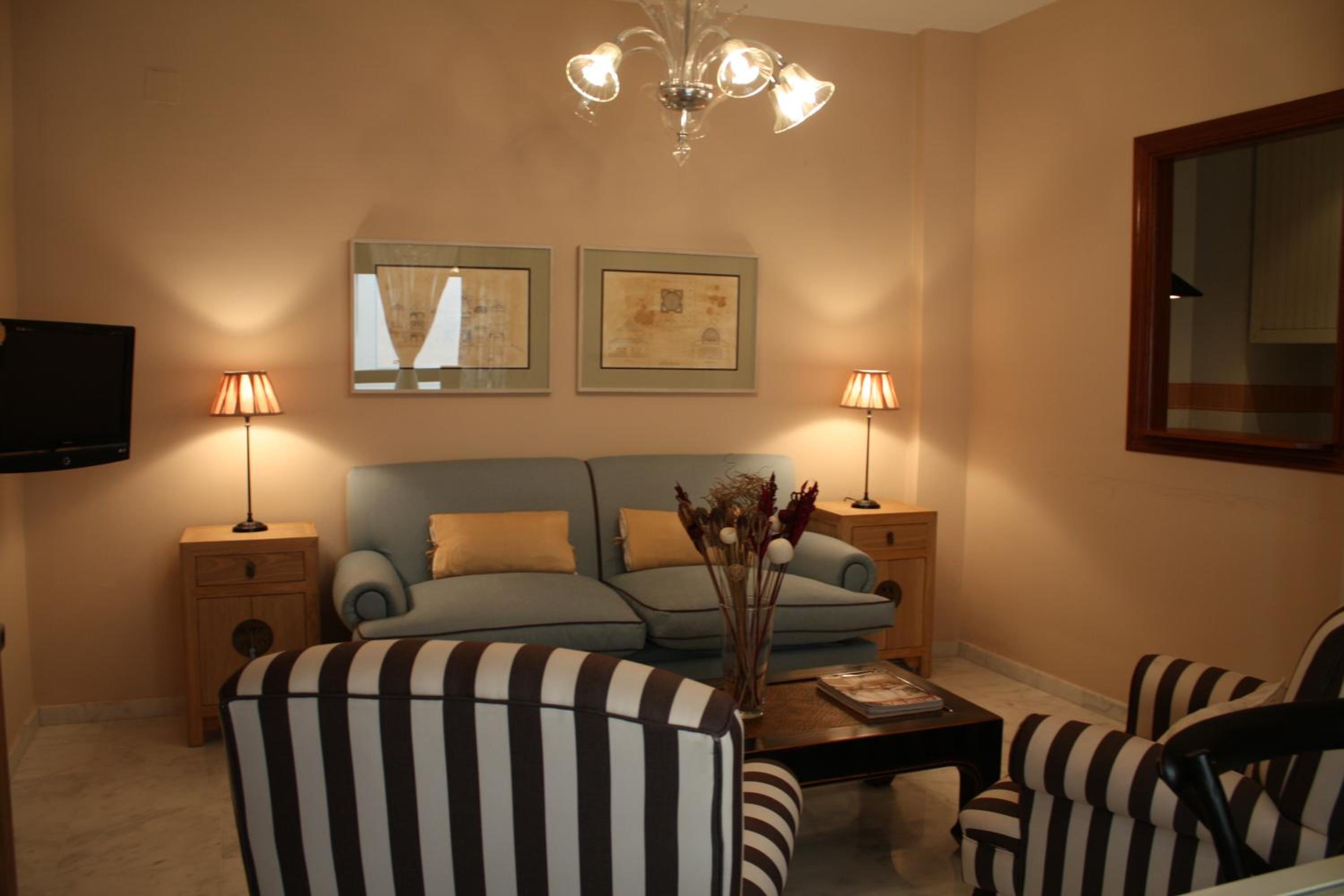 One-Bedroom Apartment - Photo 20