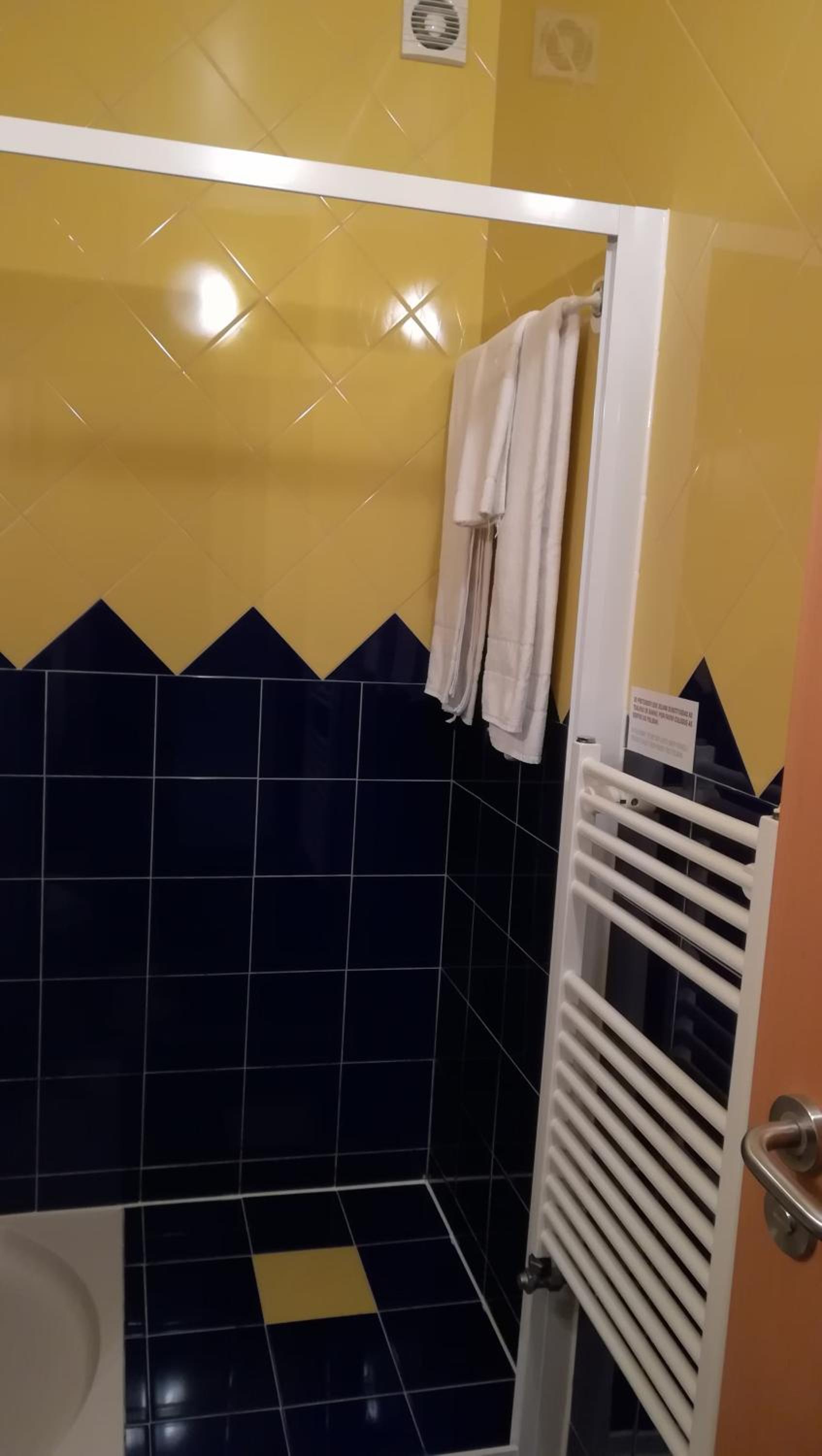 Triple Room - Photo 6