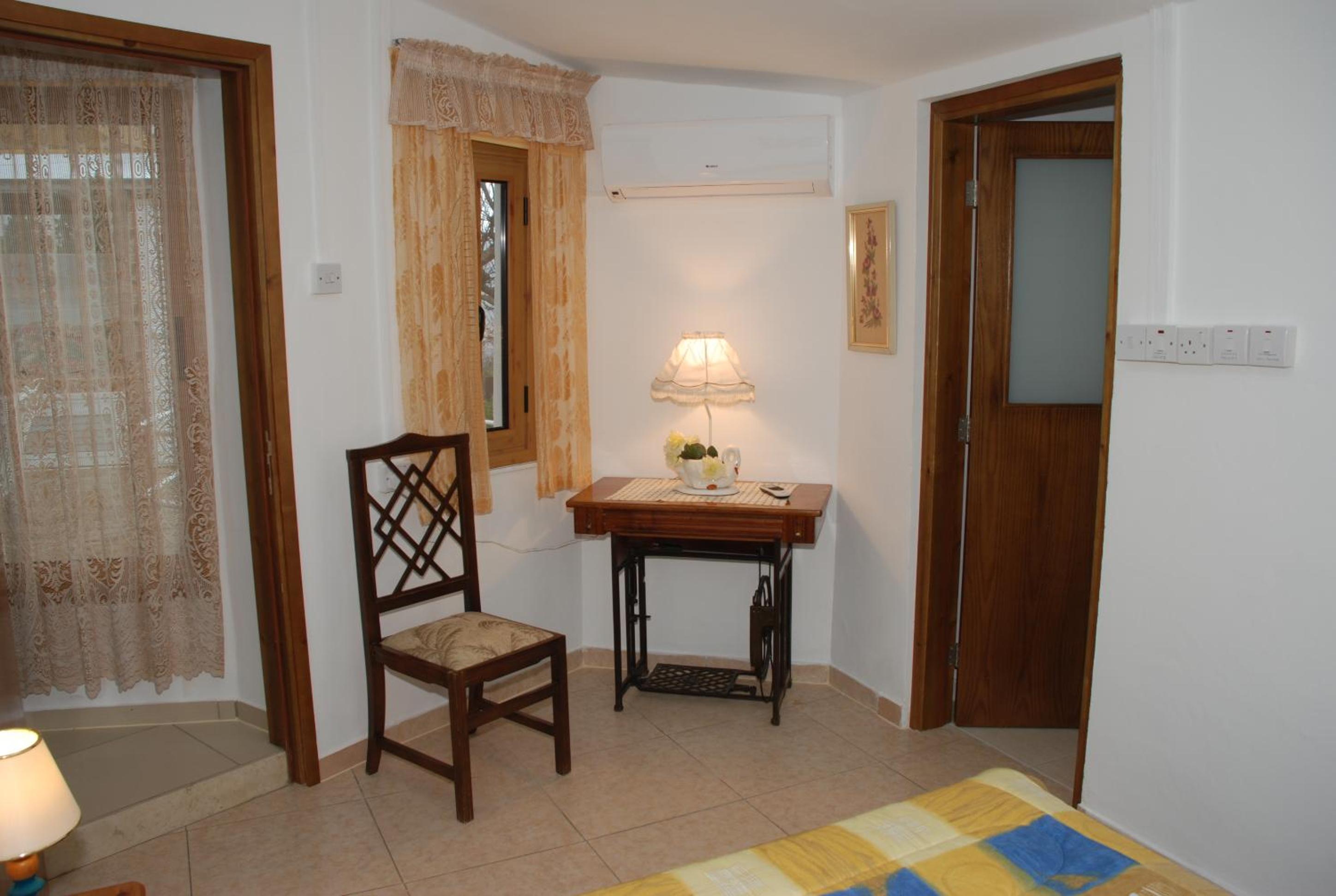 Two-Bedroom Apartment with Garden View photo 3