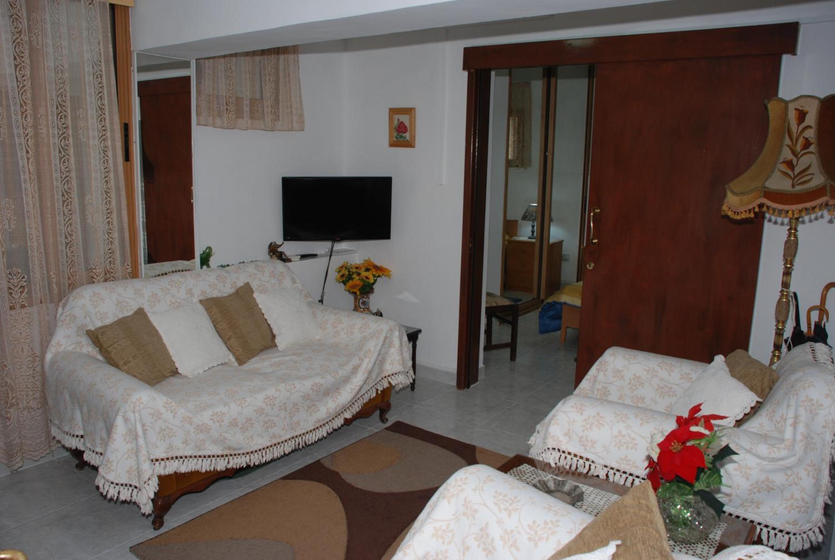 Two-Bedroom Apartment with Mountain View photo 1