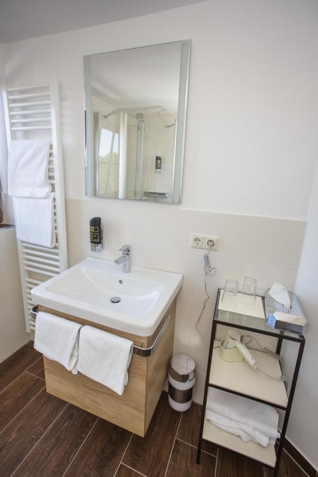 Double Room - Photo 2