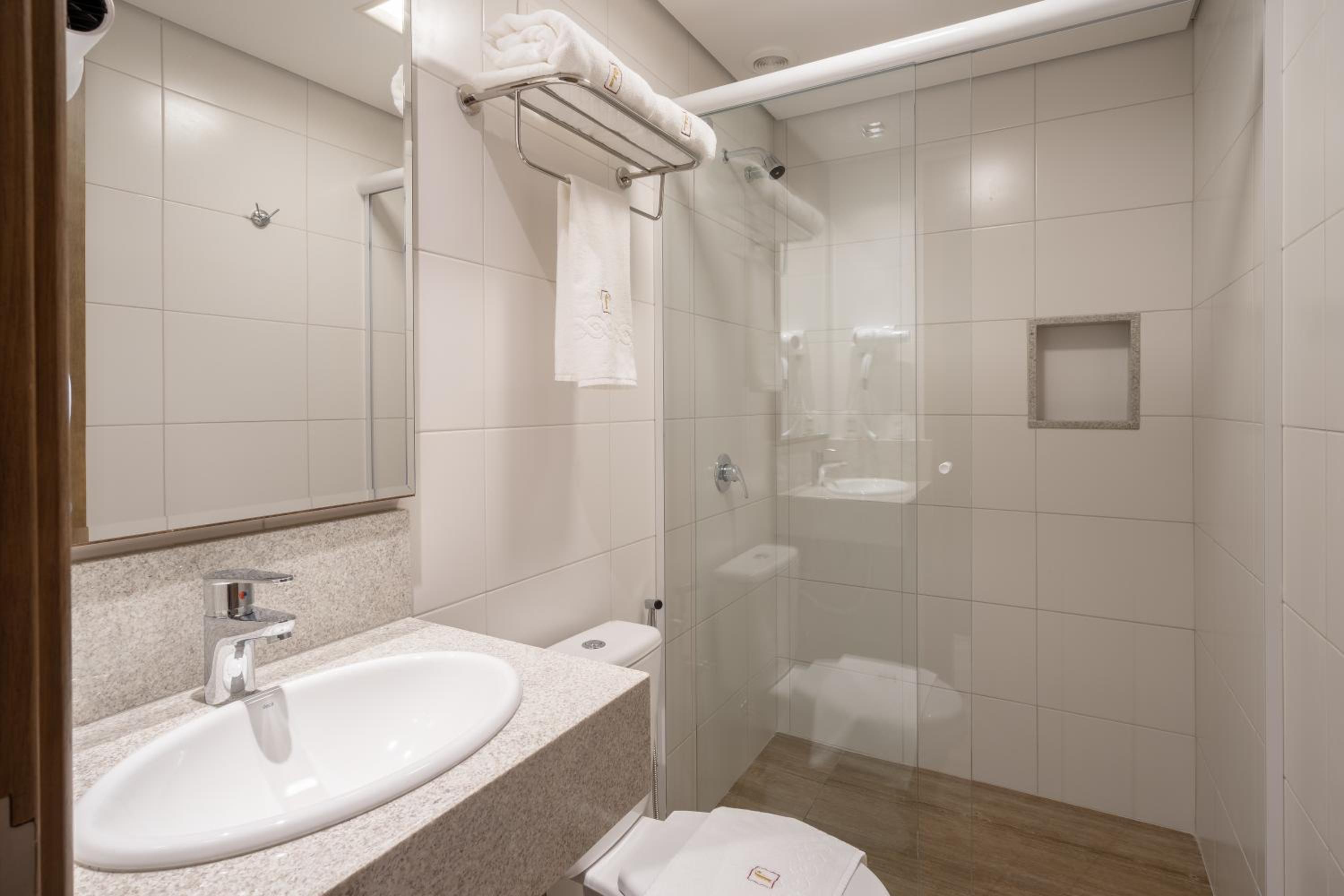 Budget Double Room - Photo 6