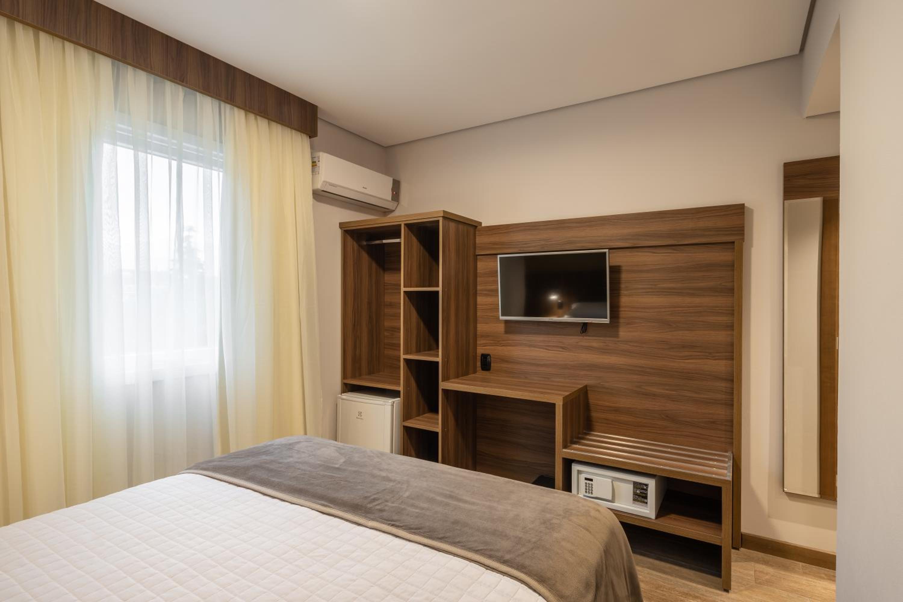 Budget Double Room - Photo 3