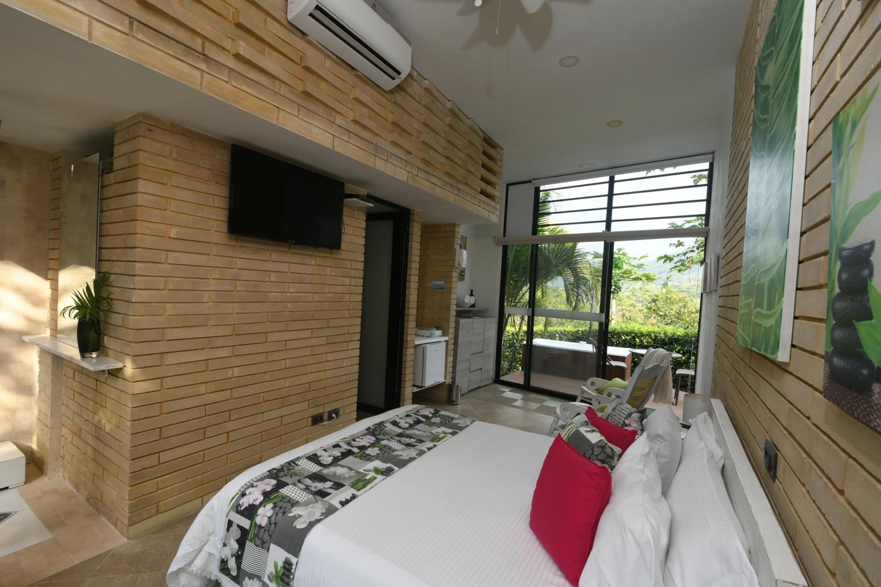 Suite with Garden View