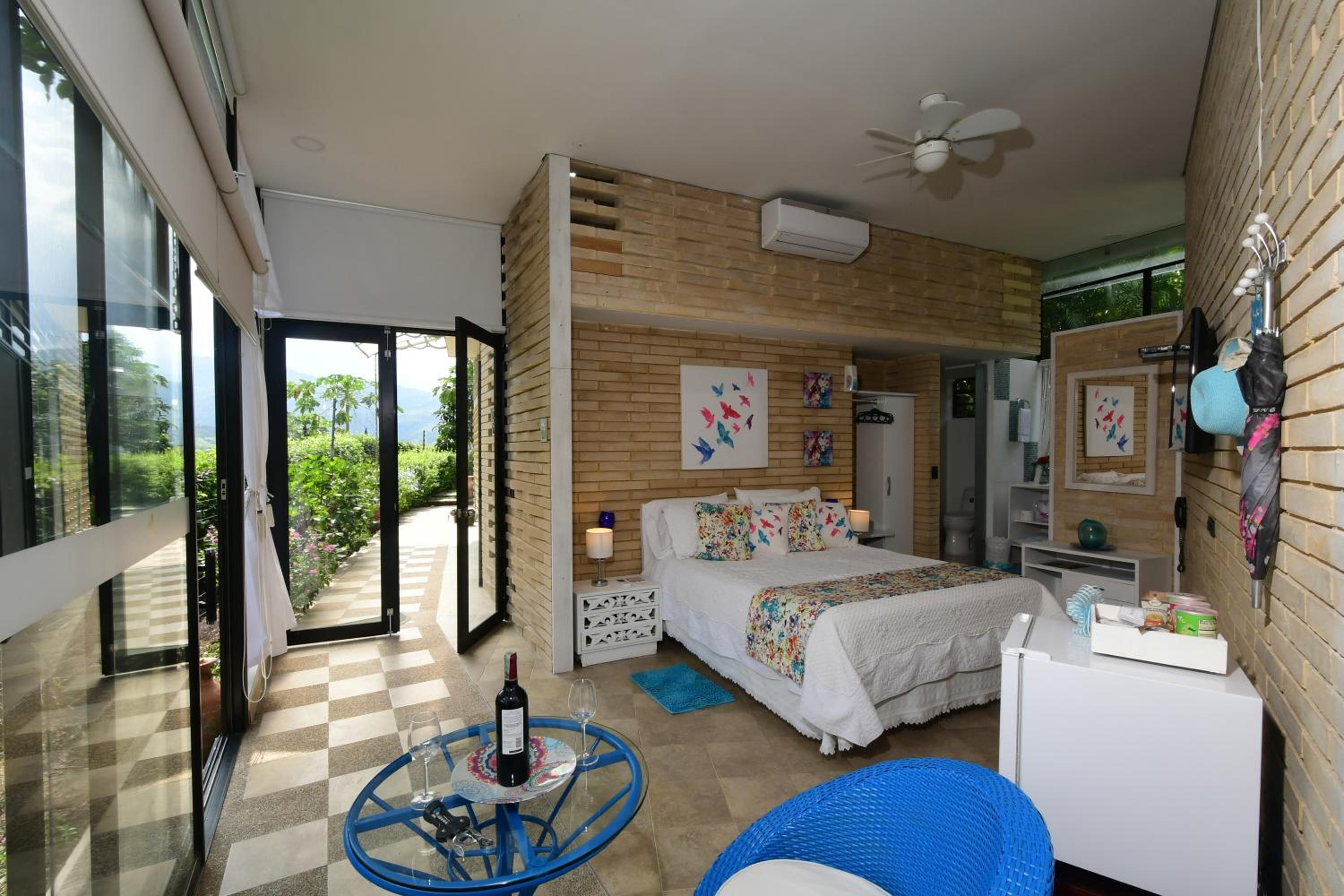 Suite with Spa Bath photo 3