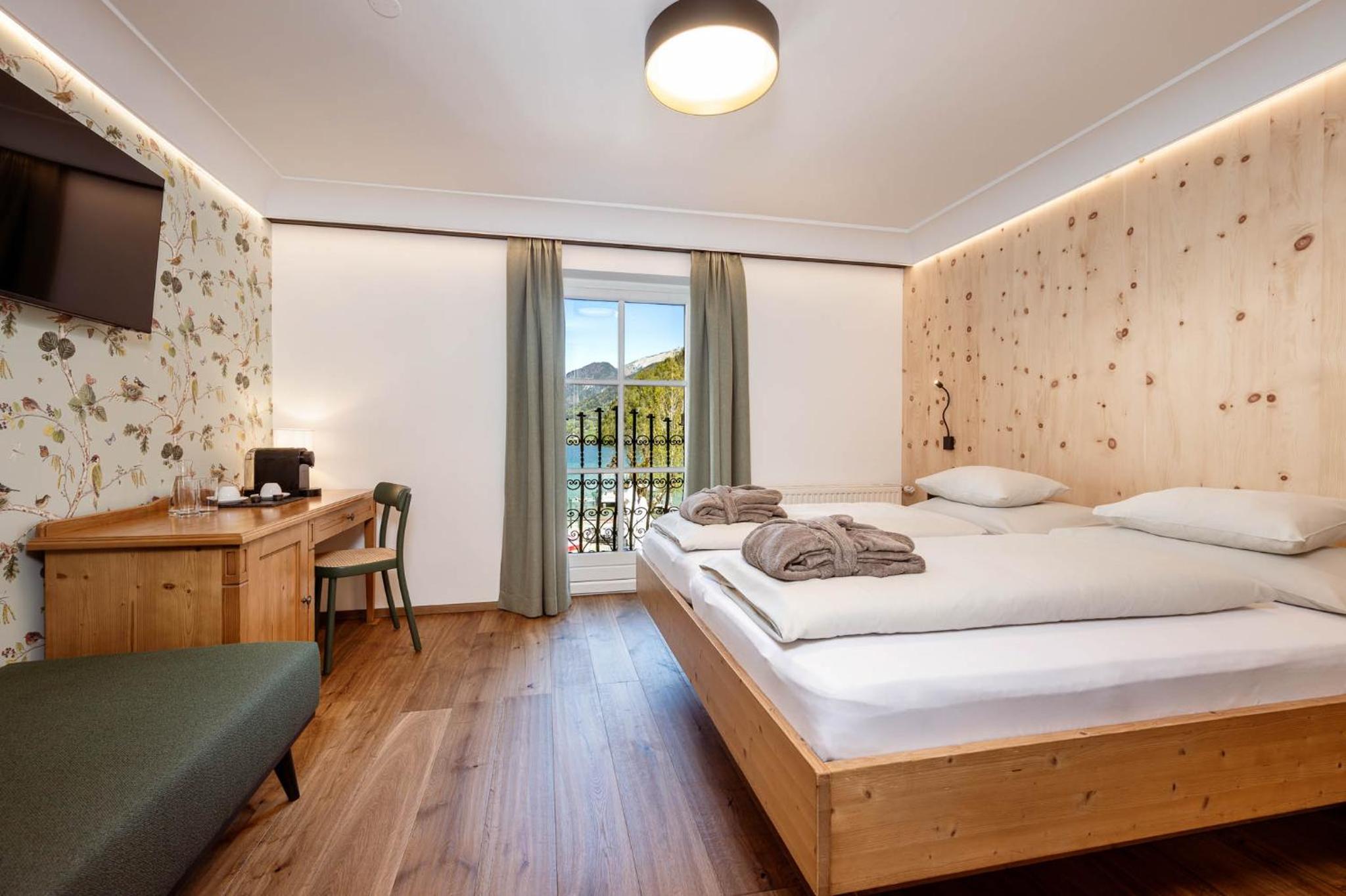 Deluxe Double Room with Shower photo 3