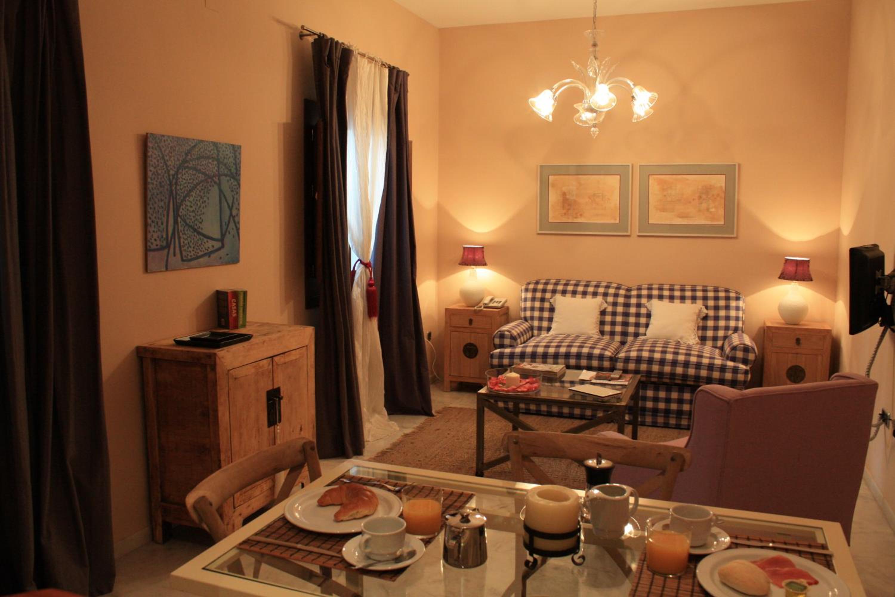One-Bedroom Apartment - Photo 11