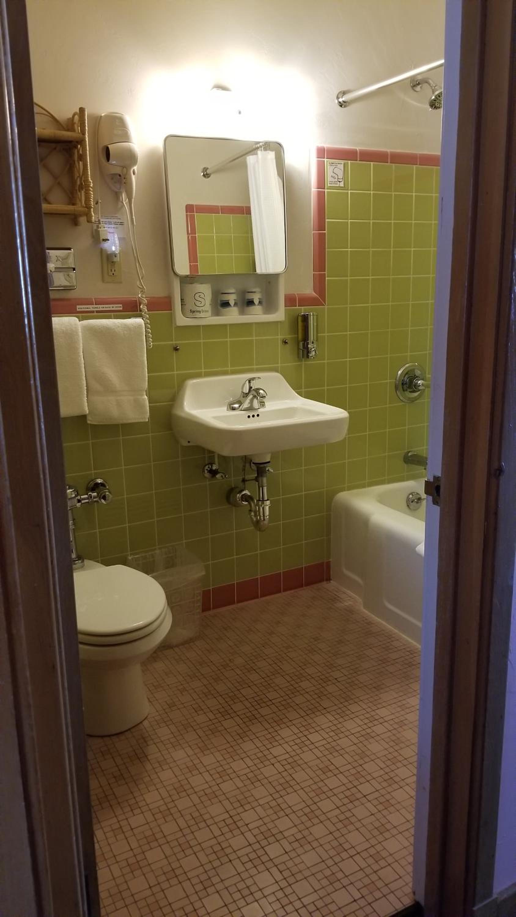 1 King Bed, Second Floor - Photo 2