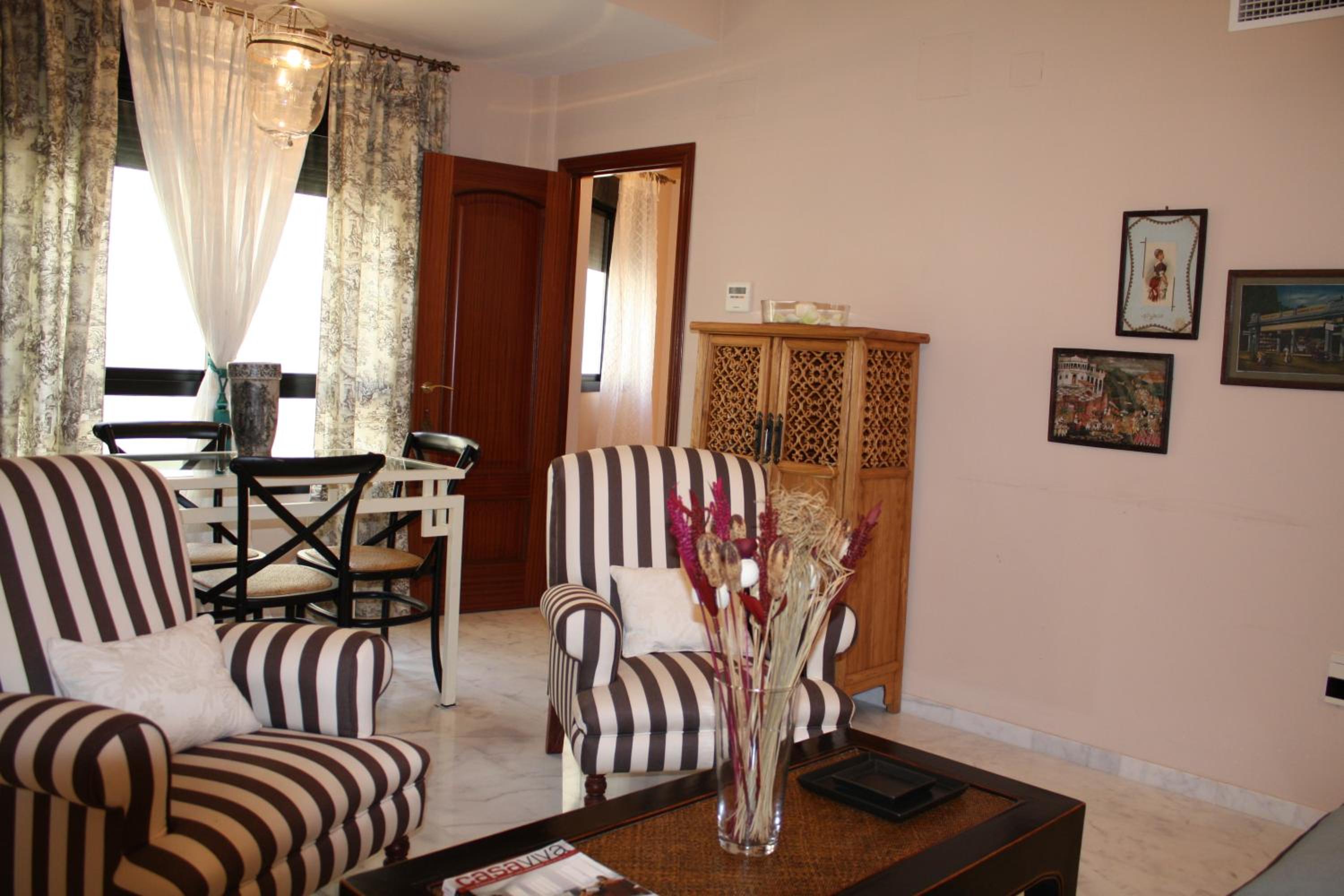 One-Bedroom Apartment - Photo 17