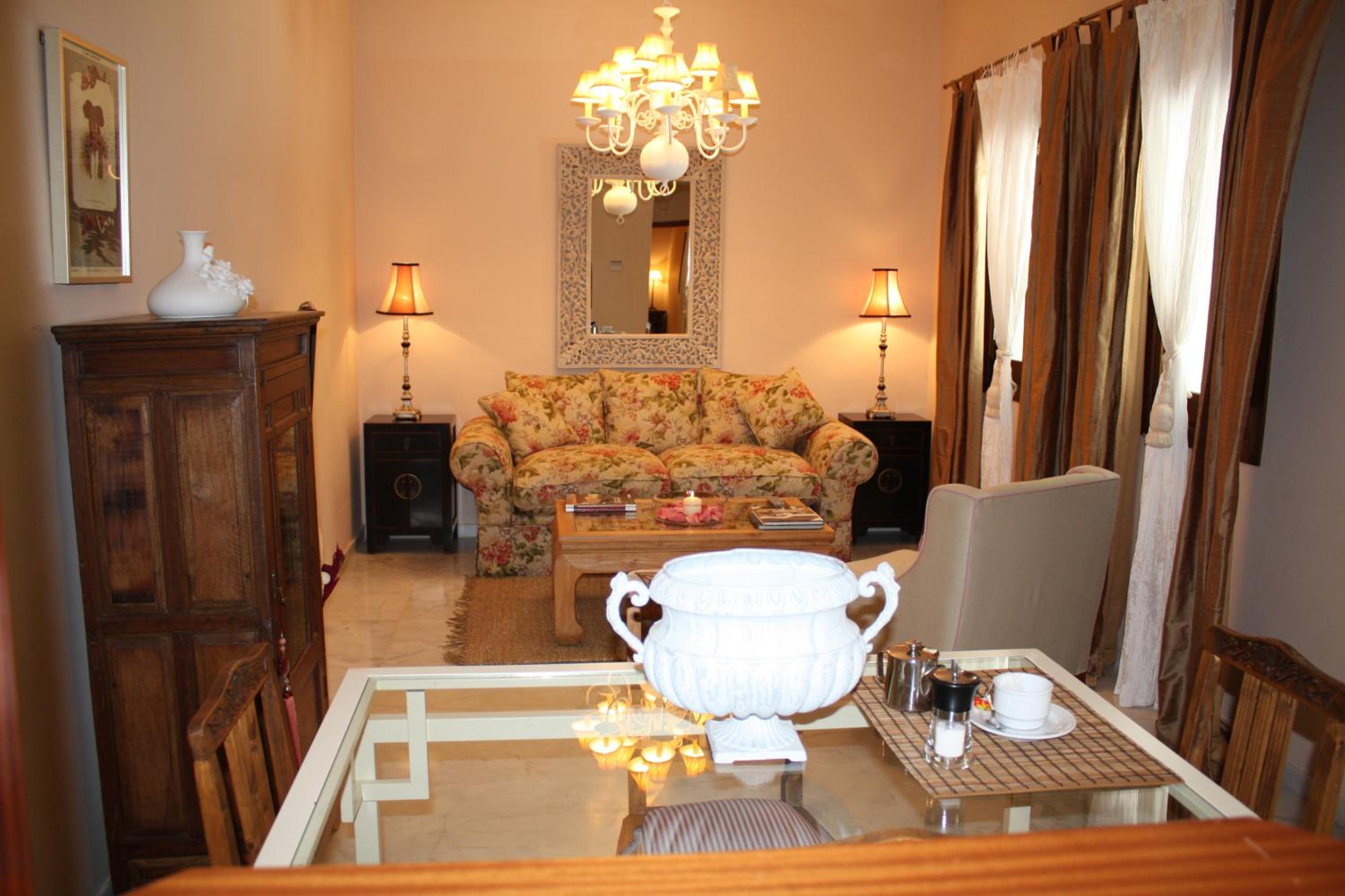 Two-Bedroom Apartment - Photo 3