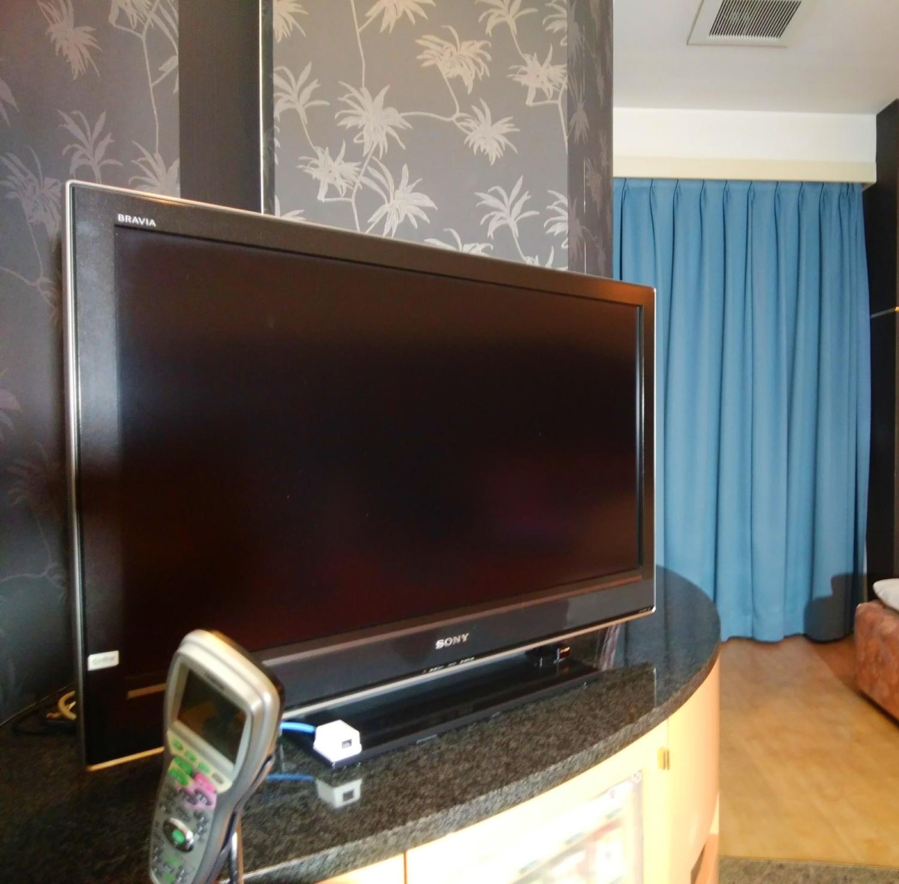 Standard King Room - Photo 8