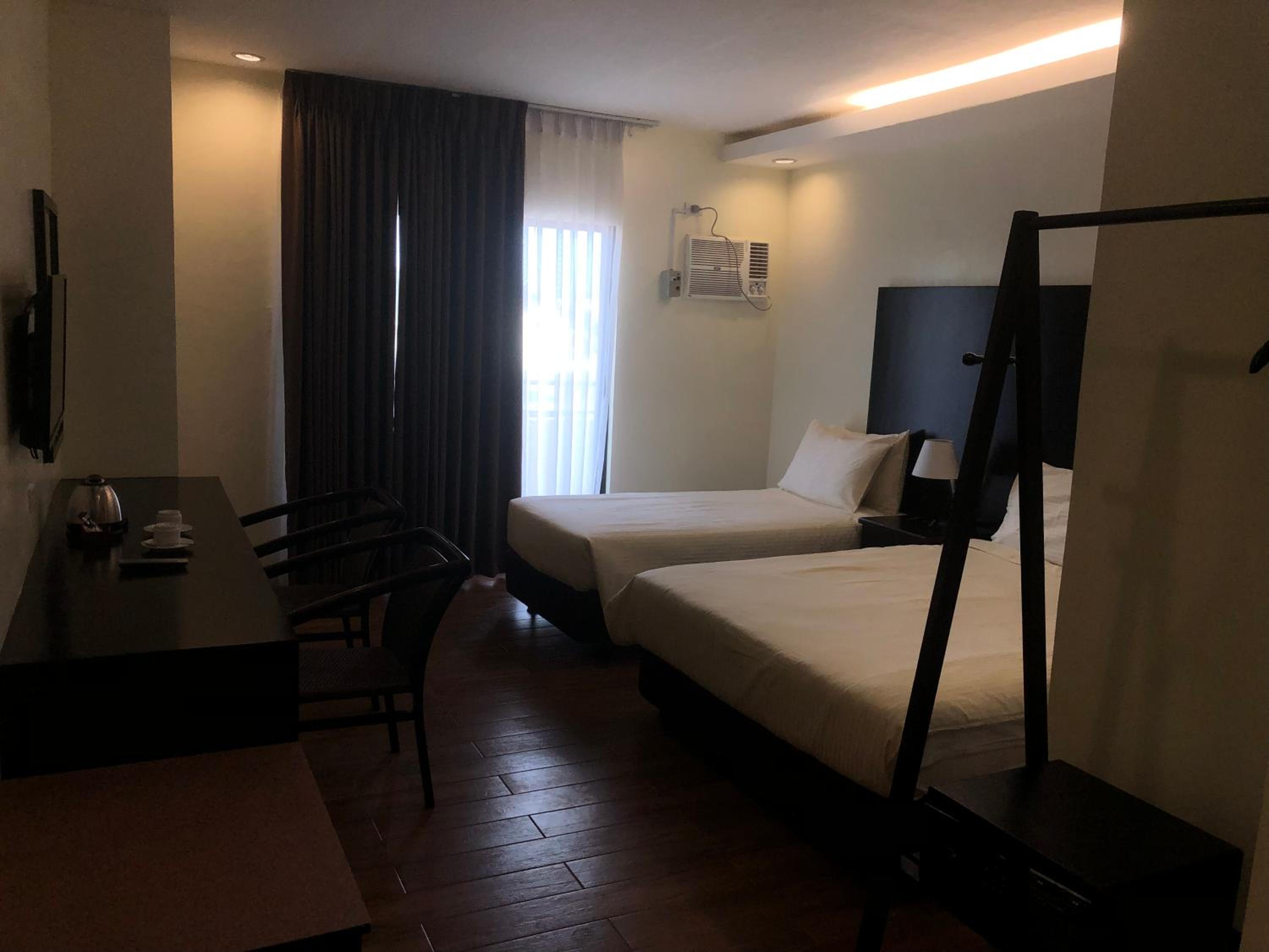 Twin Room with Balcony - Photo 1