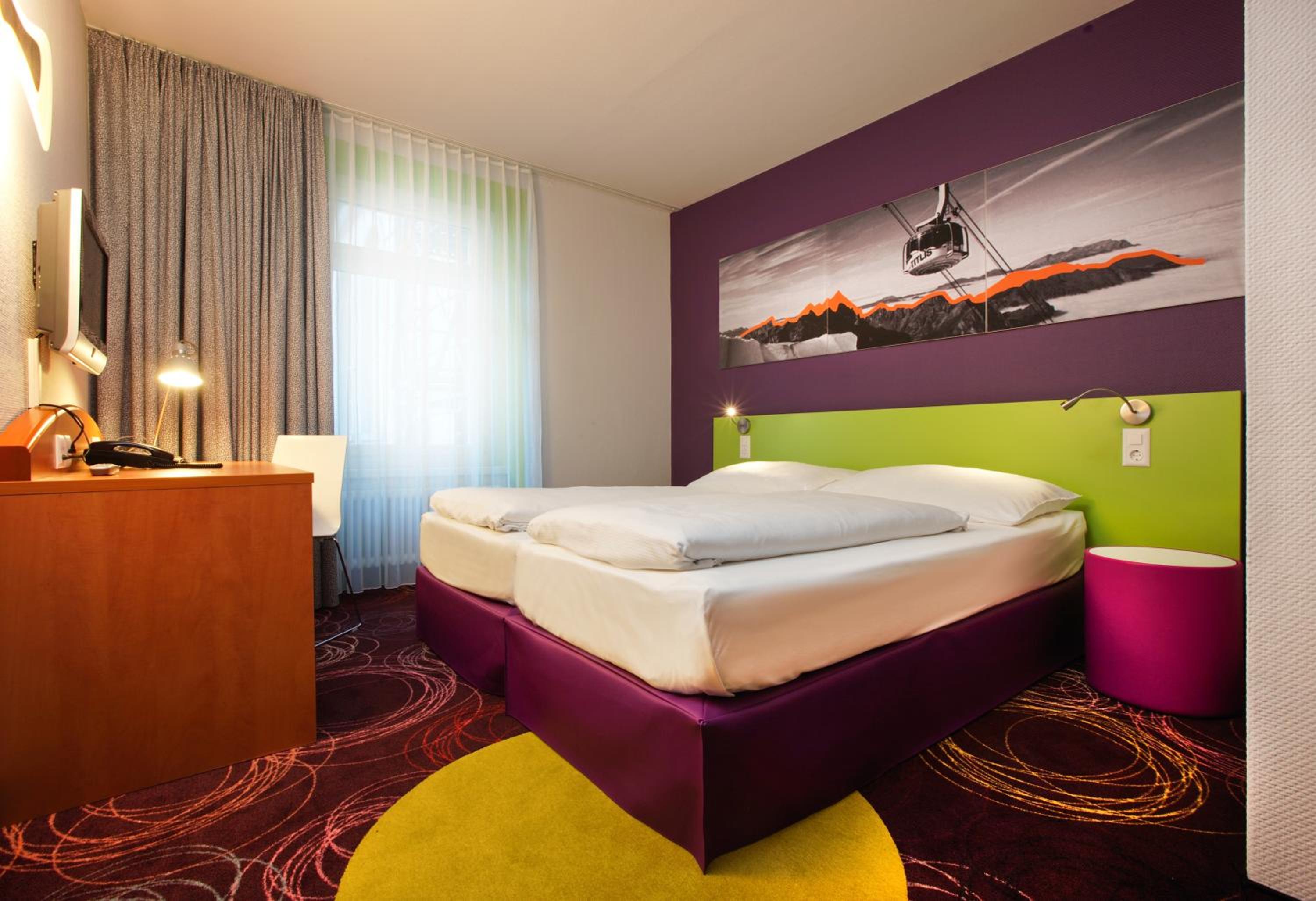 Standard Twin Room - Photo 15