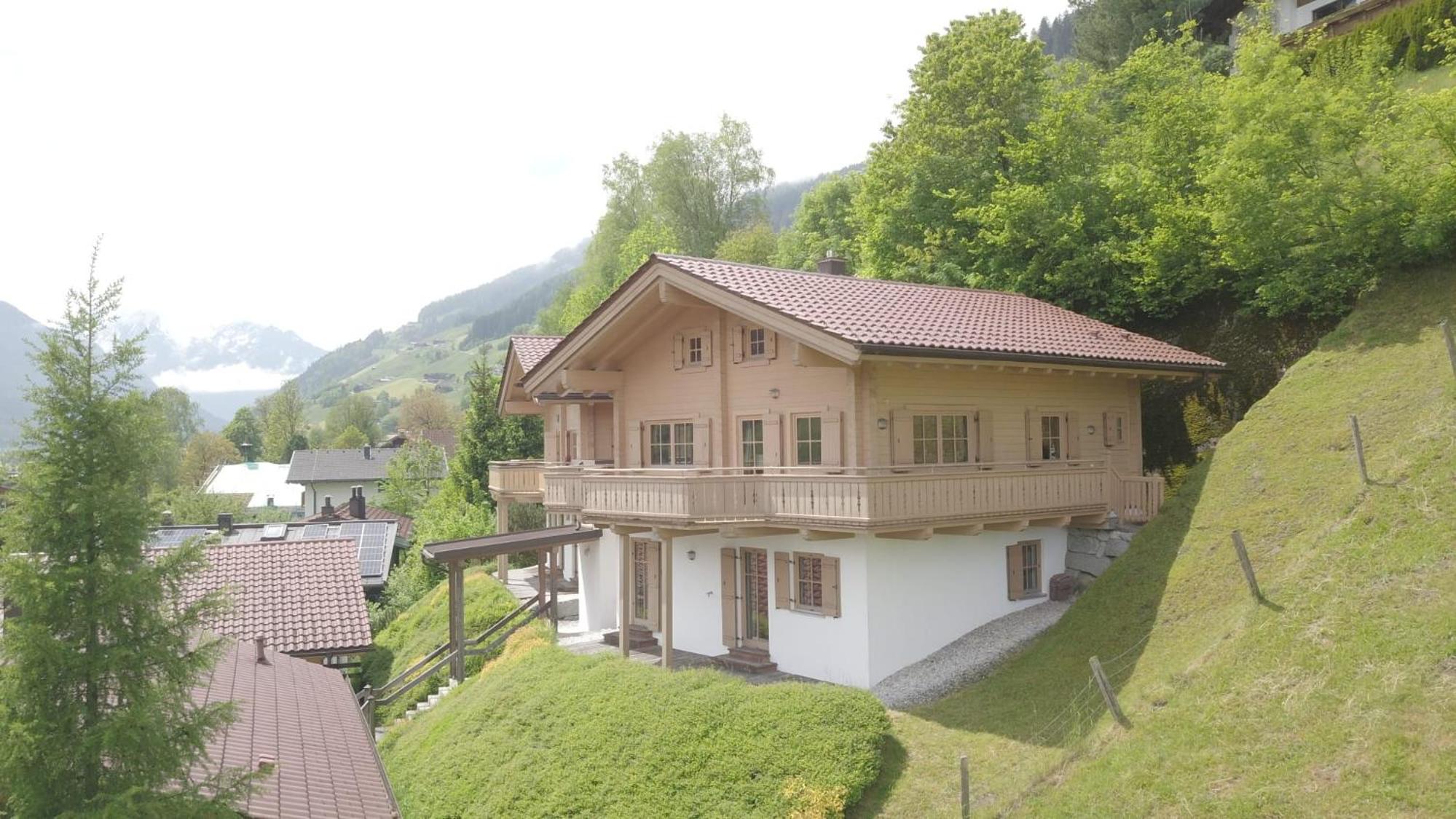 Three-Bedroom House photo 1