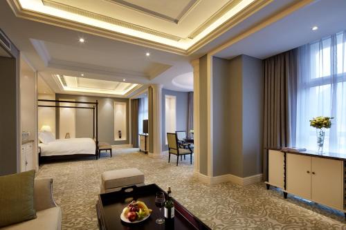Deluxe Suite photo 1
