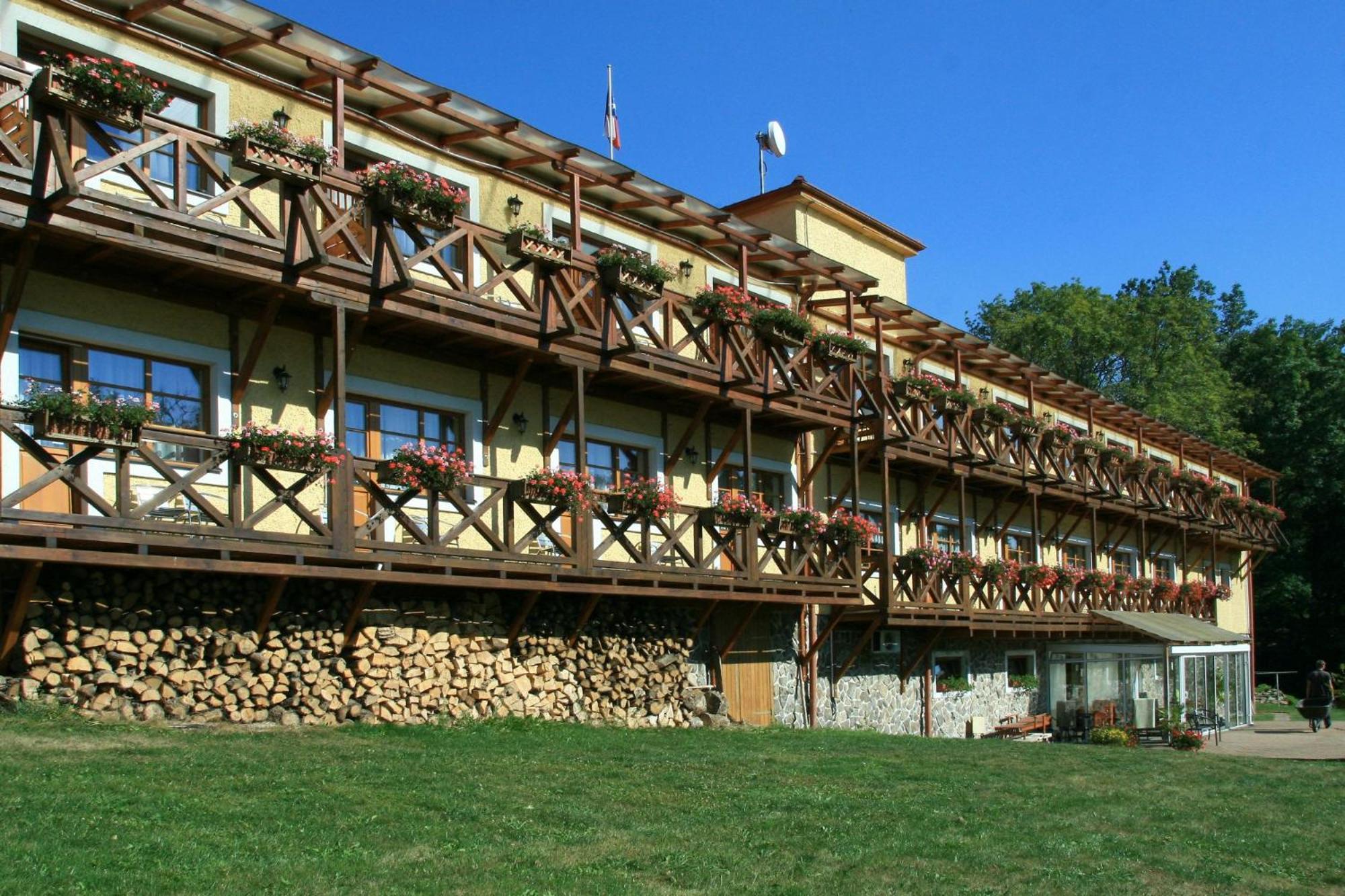 Superior Quadruple Room - Photo 3