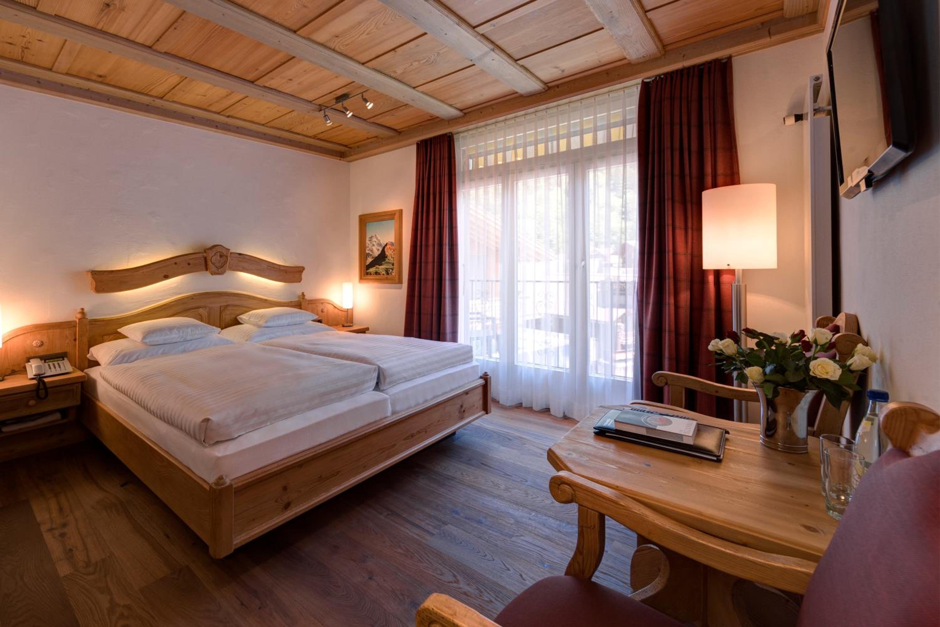 Superior Double Room with Balcony and Mountain View