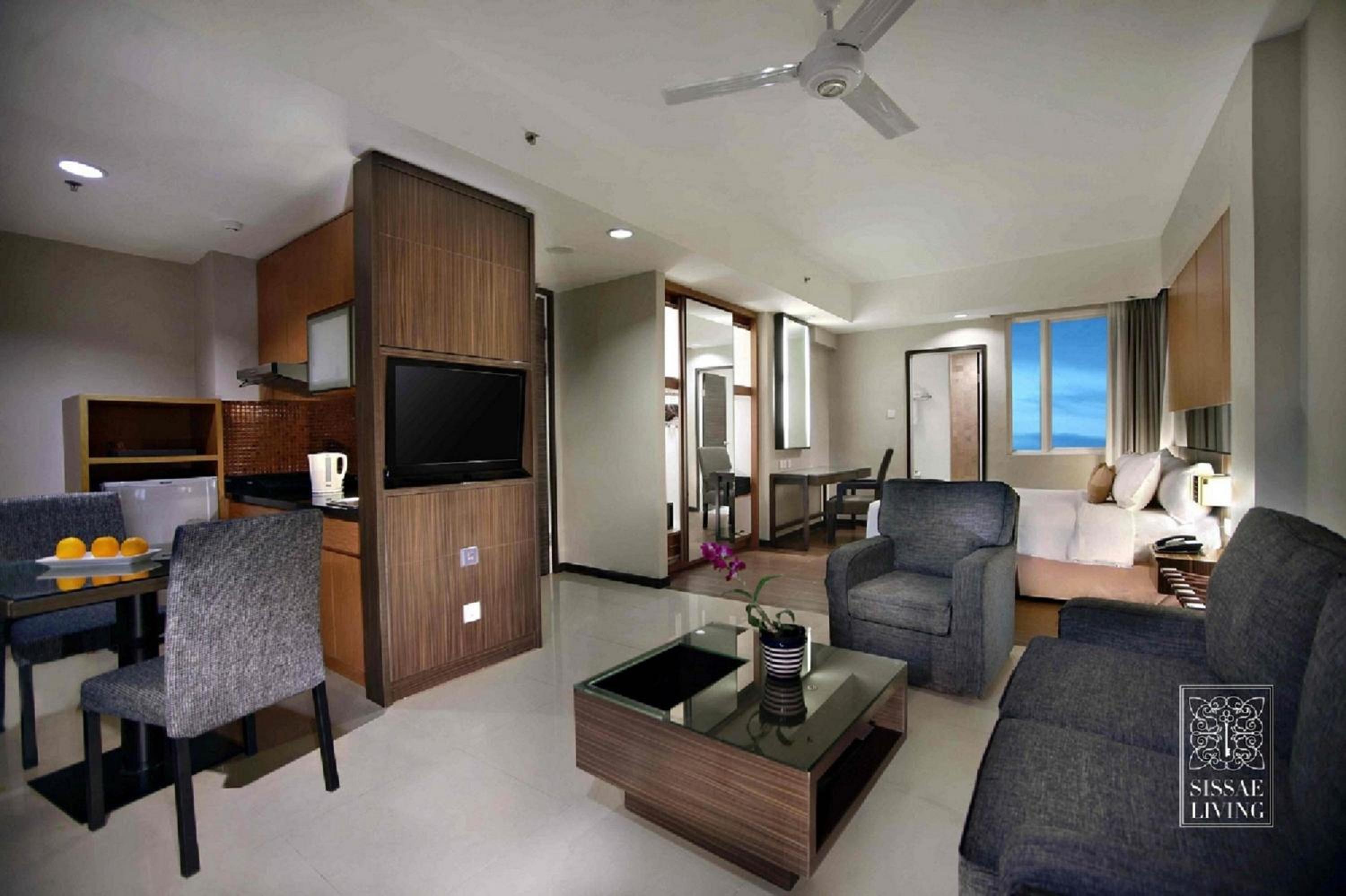One-Bedroom Apartment - Photo 4