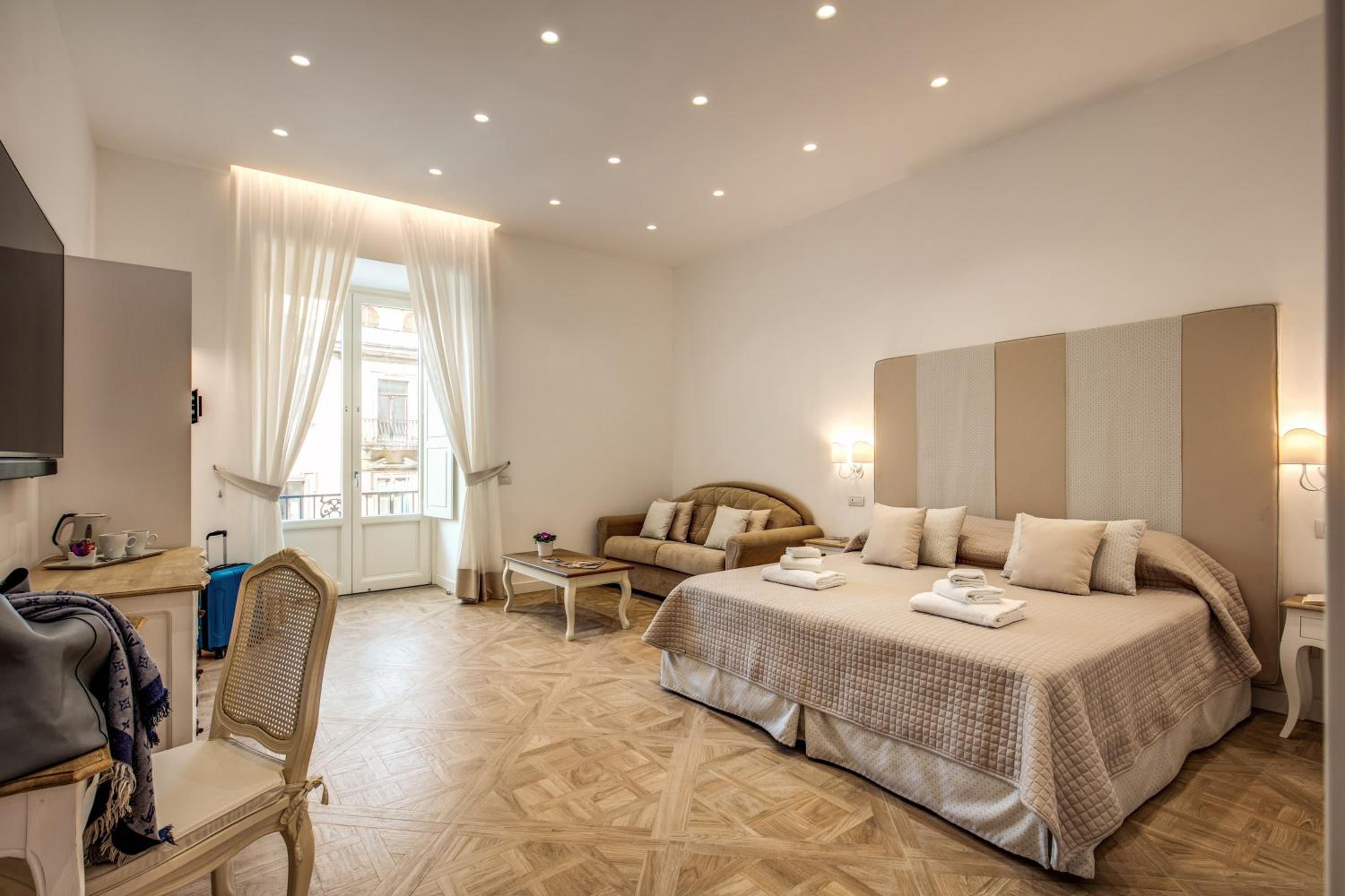 Double Room with Private Bathroom and Balcony