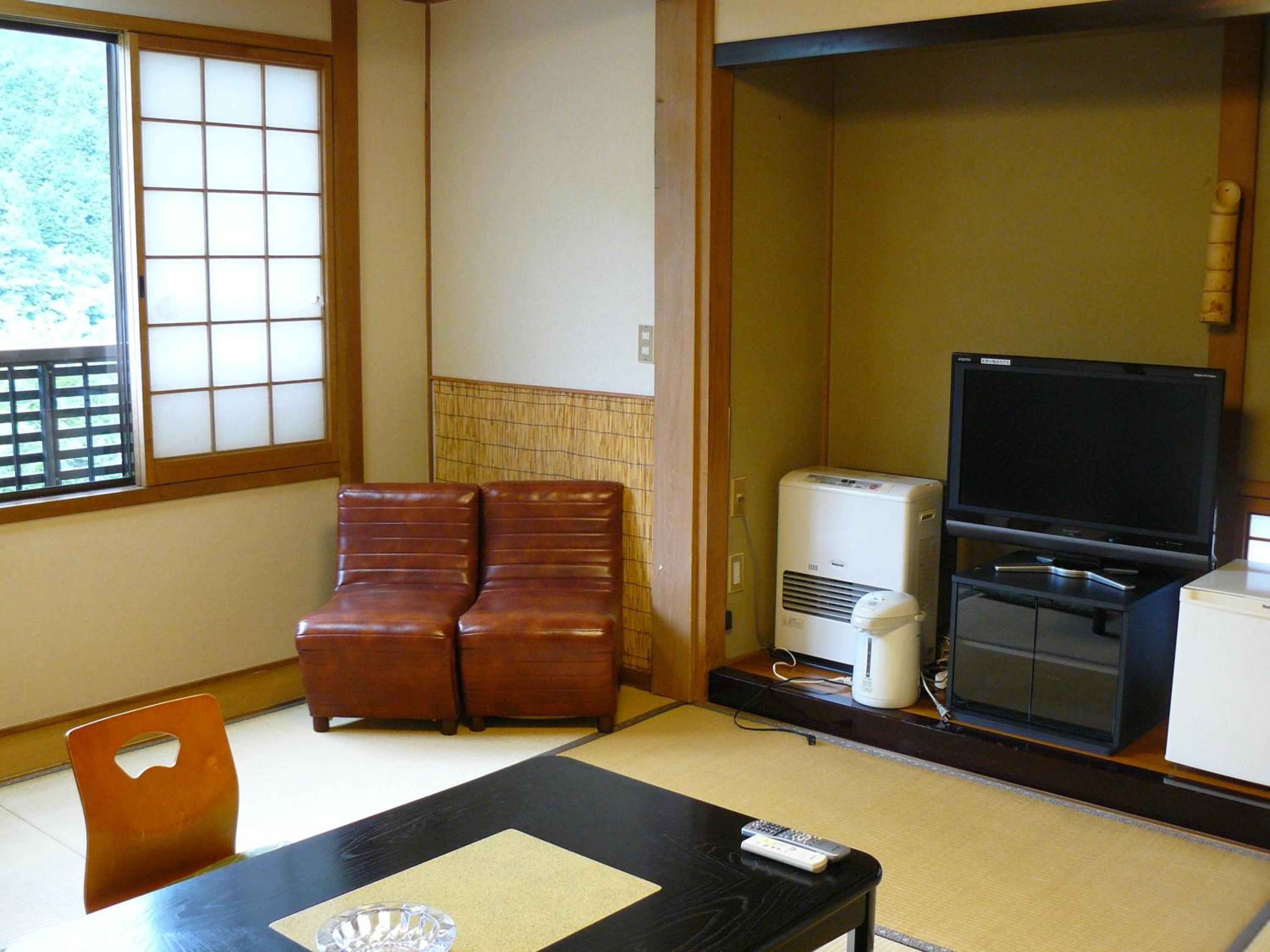 Japanese-Style Twin Room with Shared Bathroom