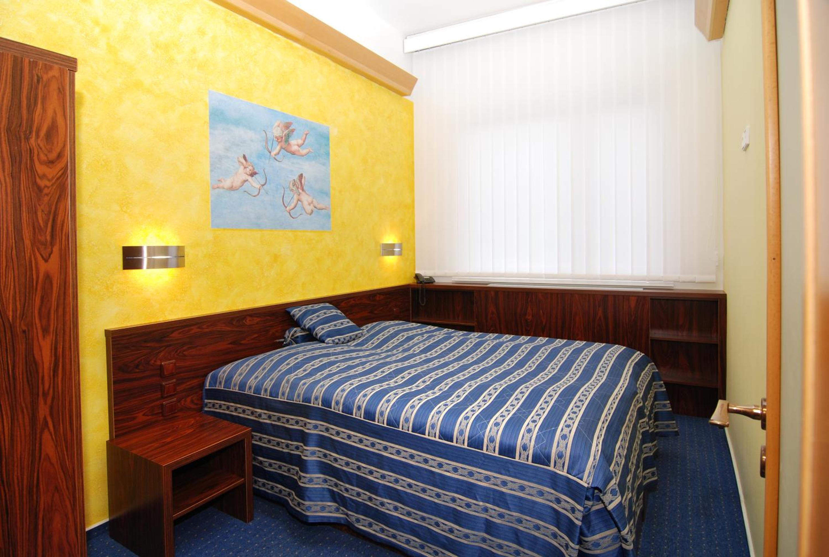 Triple Room photo 2
