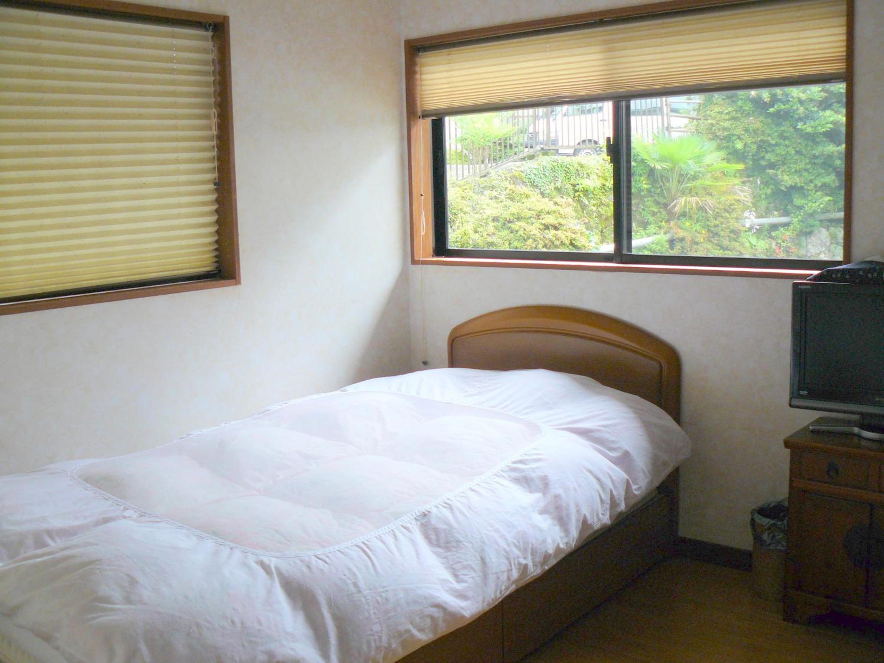 Room with Tatami Area and Shared Bathroom - Annex