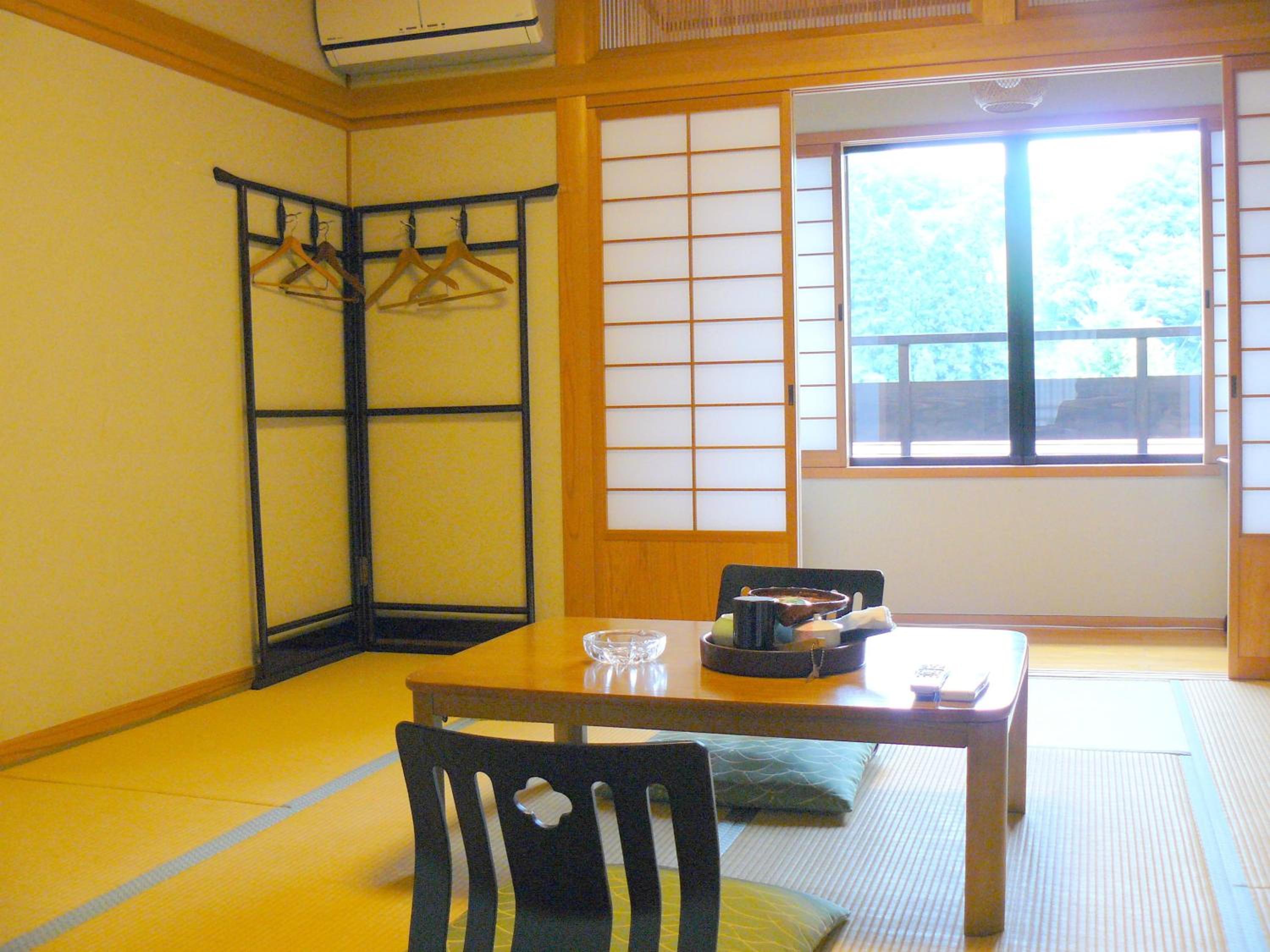 Japanese-Style Twin Room with Shared Bathroom - Annex