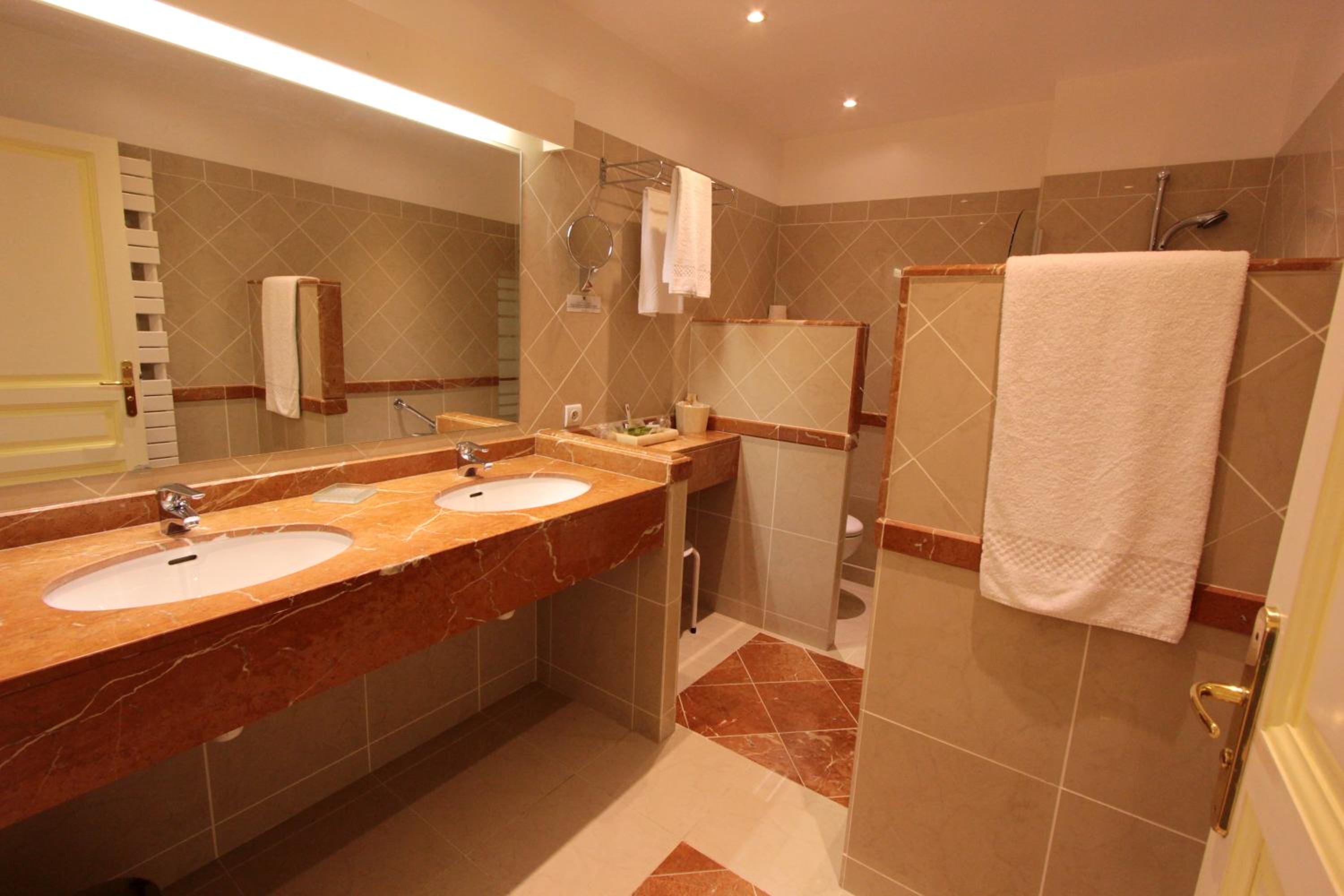 Family Suite - Photo 2