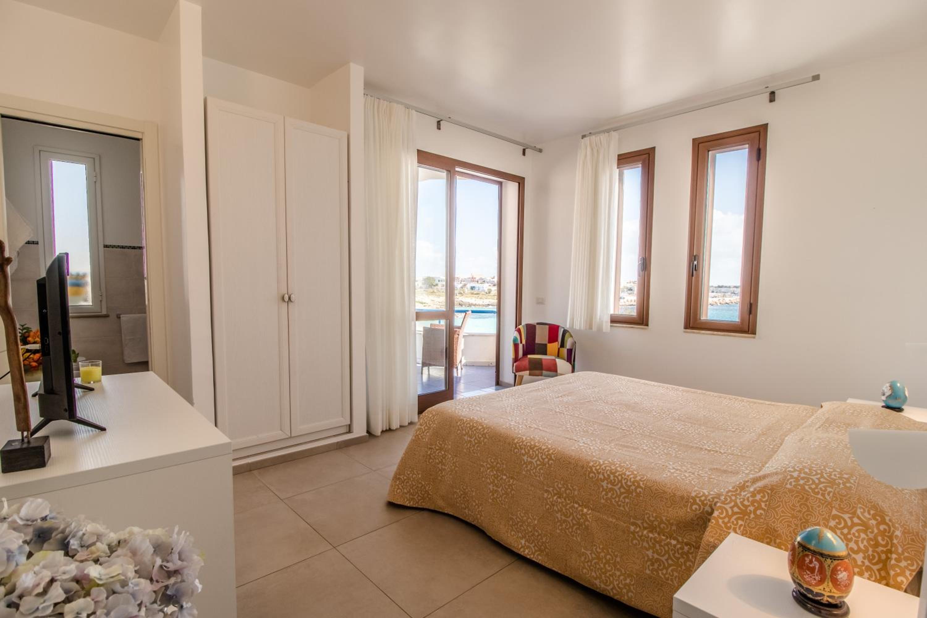 Double Room with Balcony and Sea View