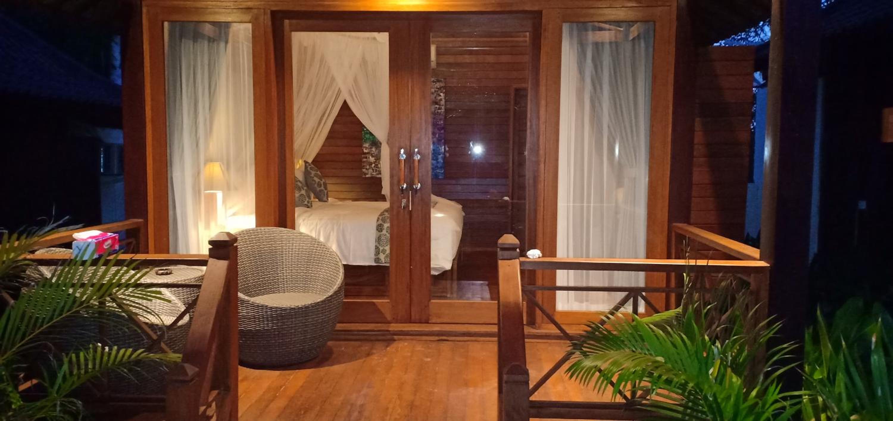 Deluxe Double Room - Photo 12