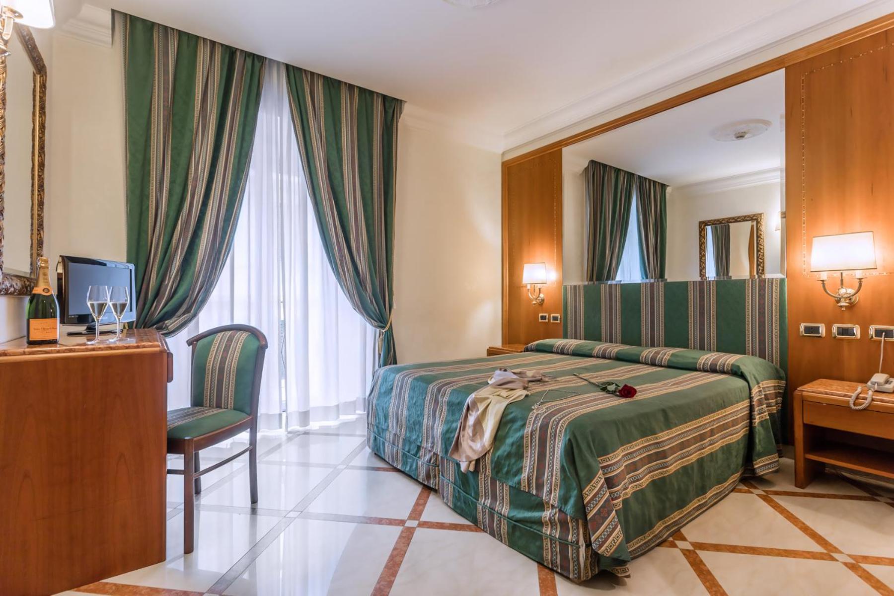 Standard Double or Twin Room photo 1