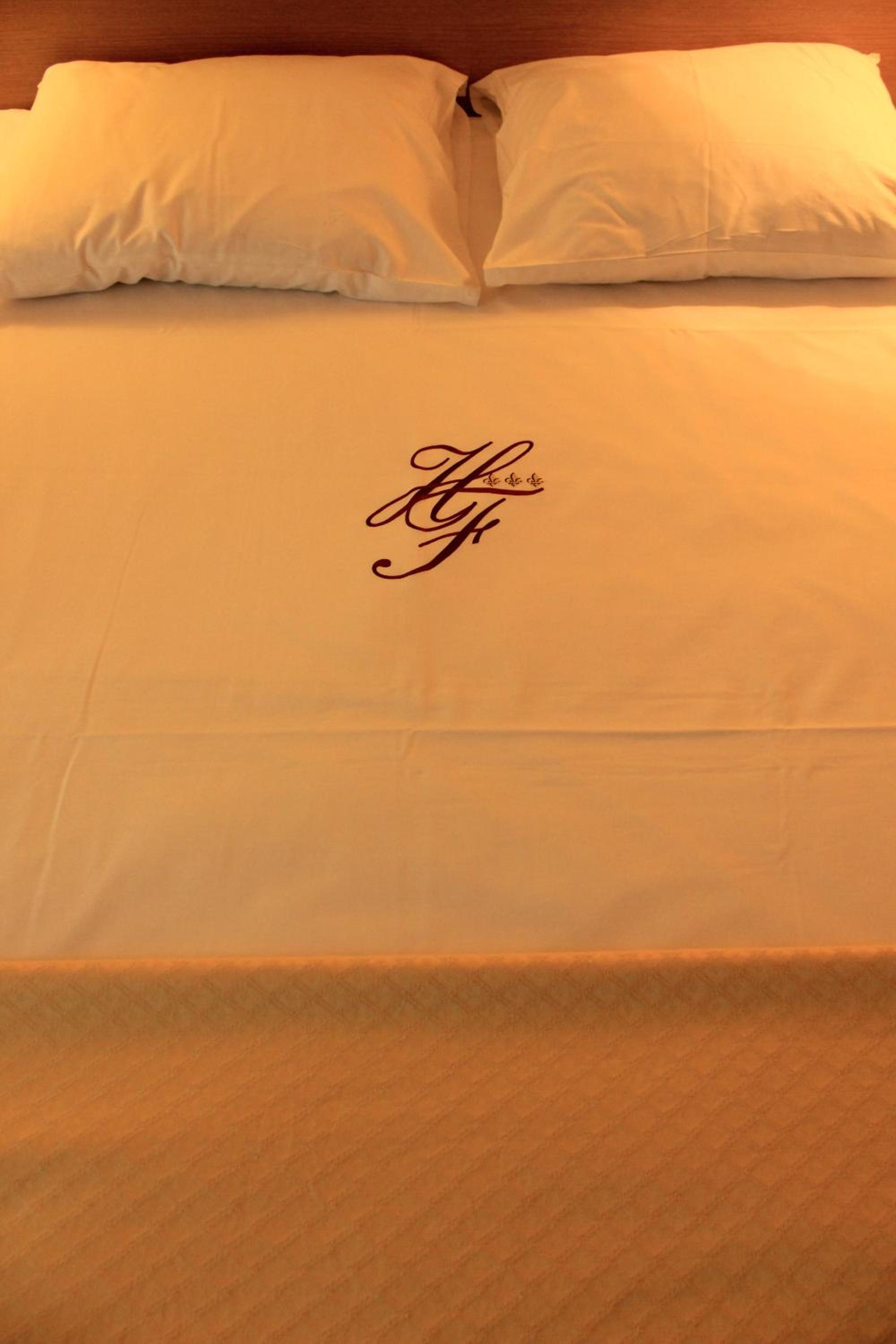 Standard Double Room - Photo 6